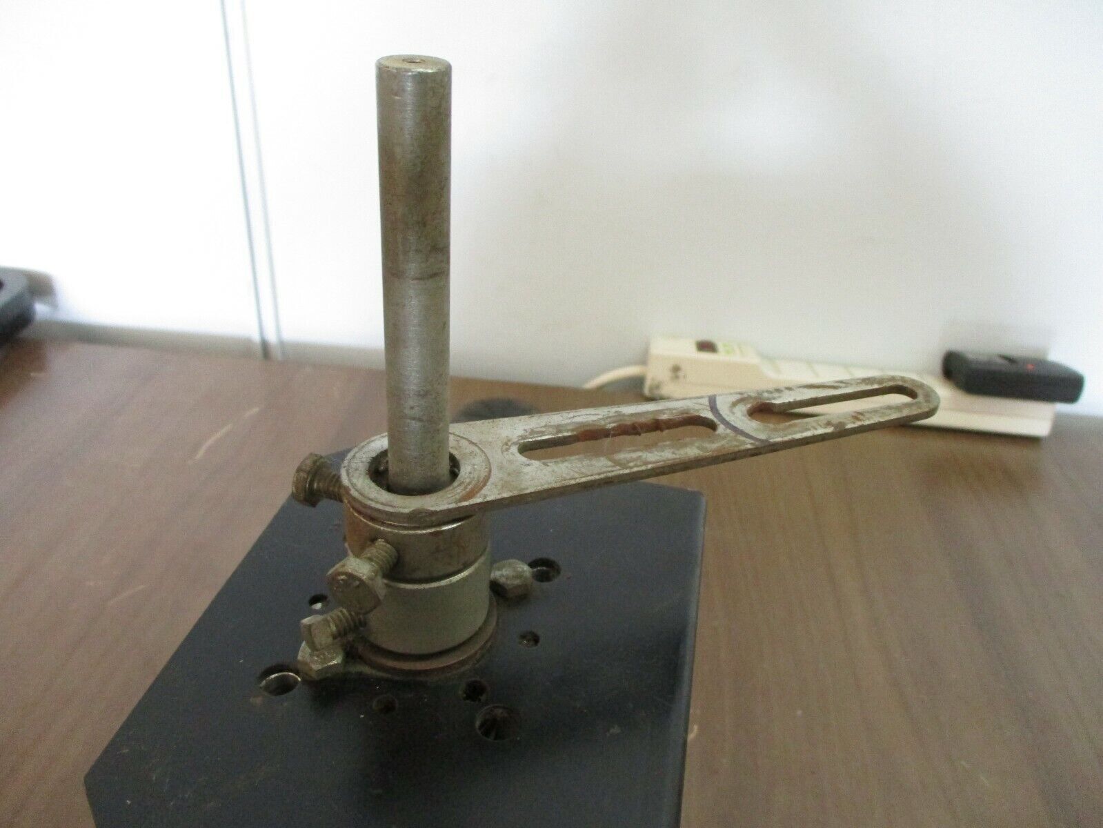 Preferred Instruments Servo Actuator SM-37-30-2-5K Torque: 37ft-lb Used 90° 180°