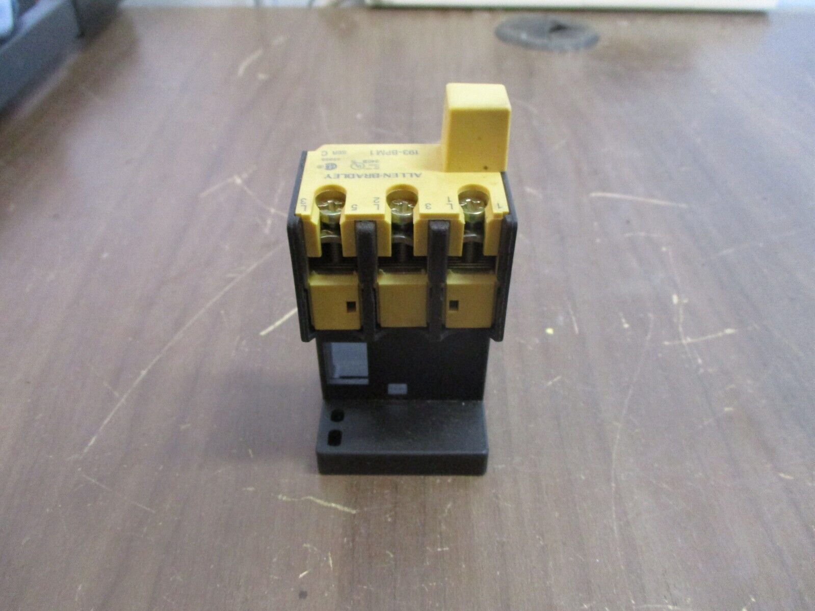 Allen-Bradley DIN Rail Adapter 193-BPM1 Ser. C *Lot of 3* Used
