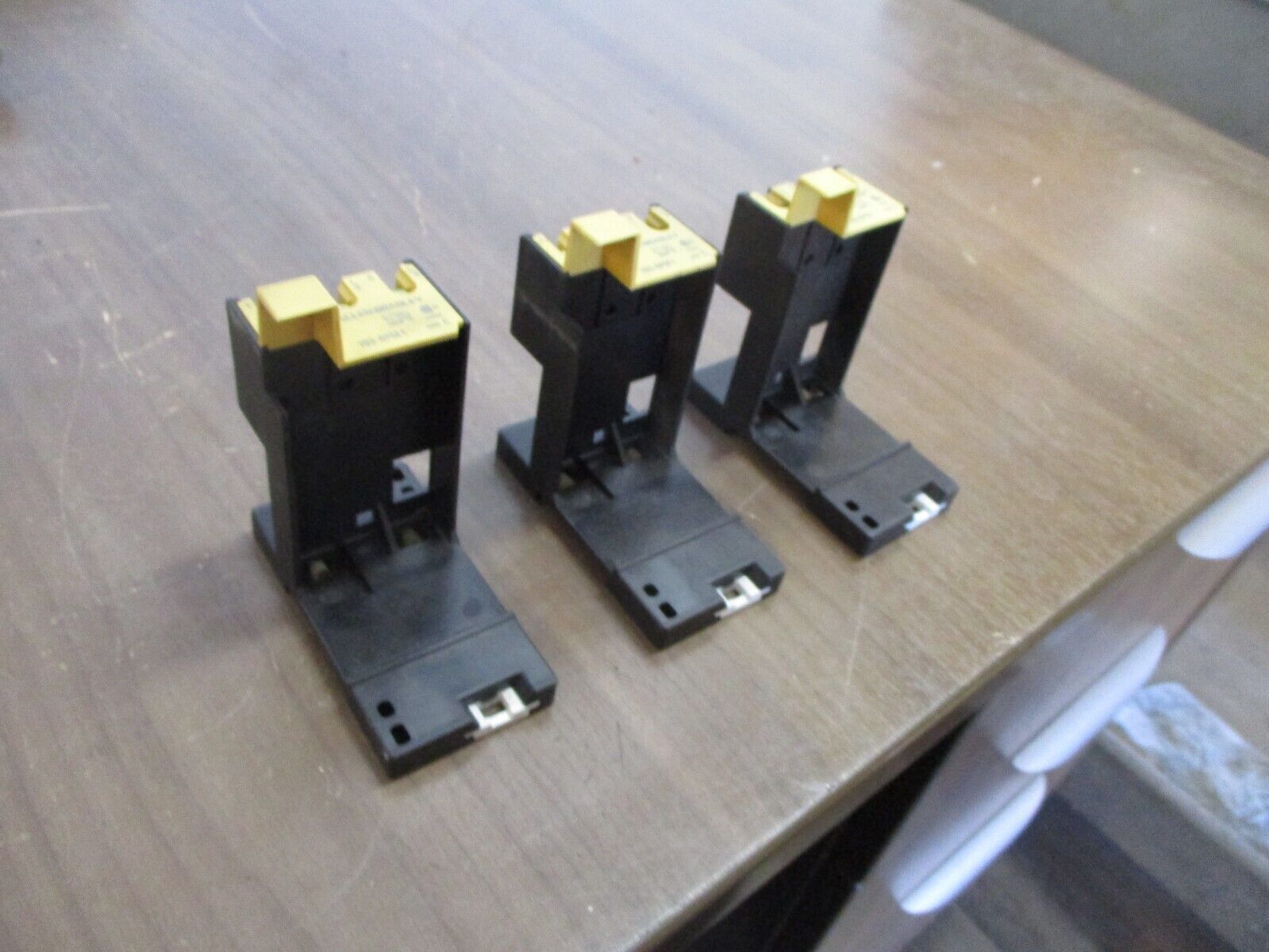 Allen-Bradley DIN Rail Adapter 193-BPM1 Ser. C *Lot of 3* Used
