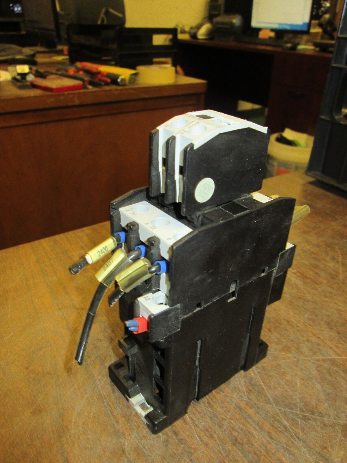 Klockner Moeller Contactor w/ Aux Contact Block DIL0M-G 24VDC Coil 35A 600V Used