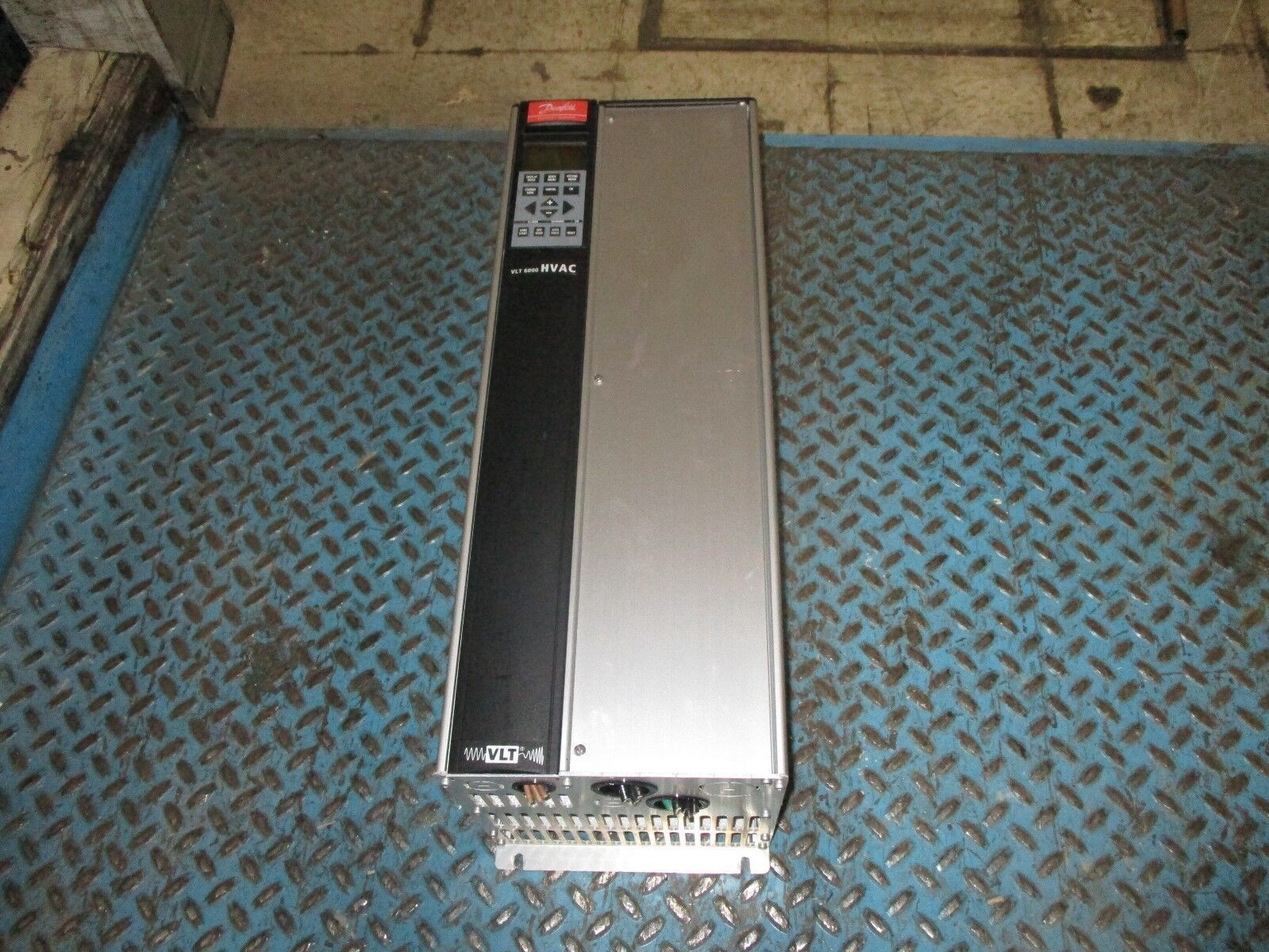 Danfoss VLT 6022 AC Drive 175Z7362 20HP Used