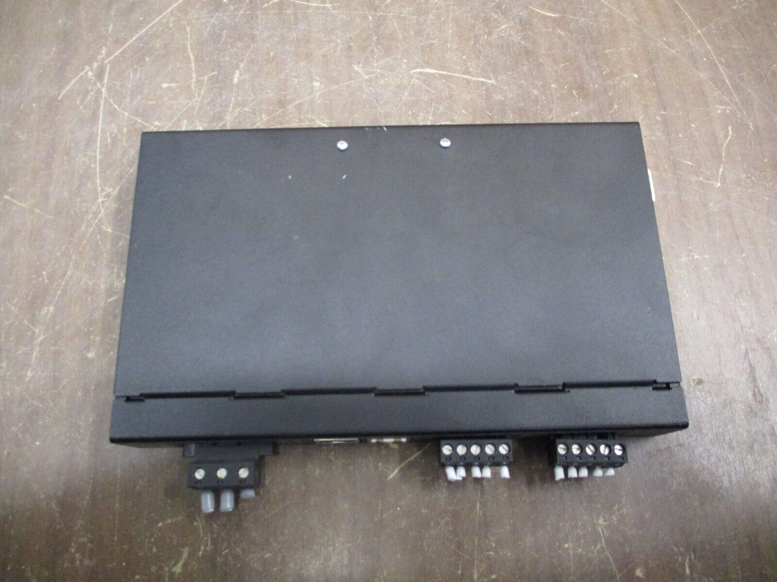 Square D Ethernet Gateway EGX400 H/W: A10 F/W: 5.000 24VDC 8W *No Mount* Used
