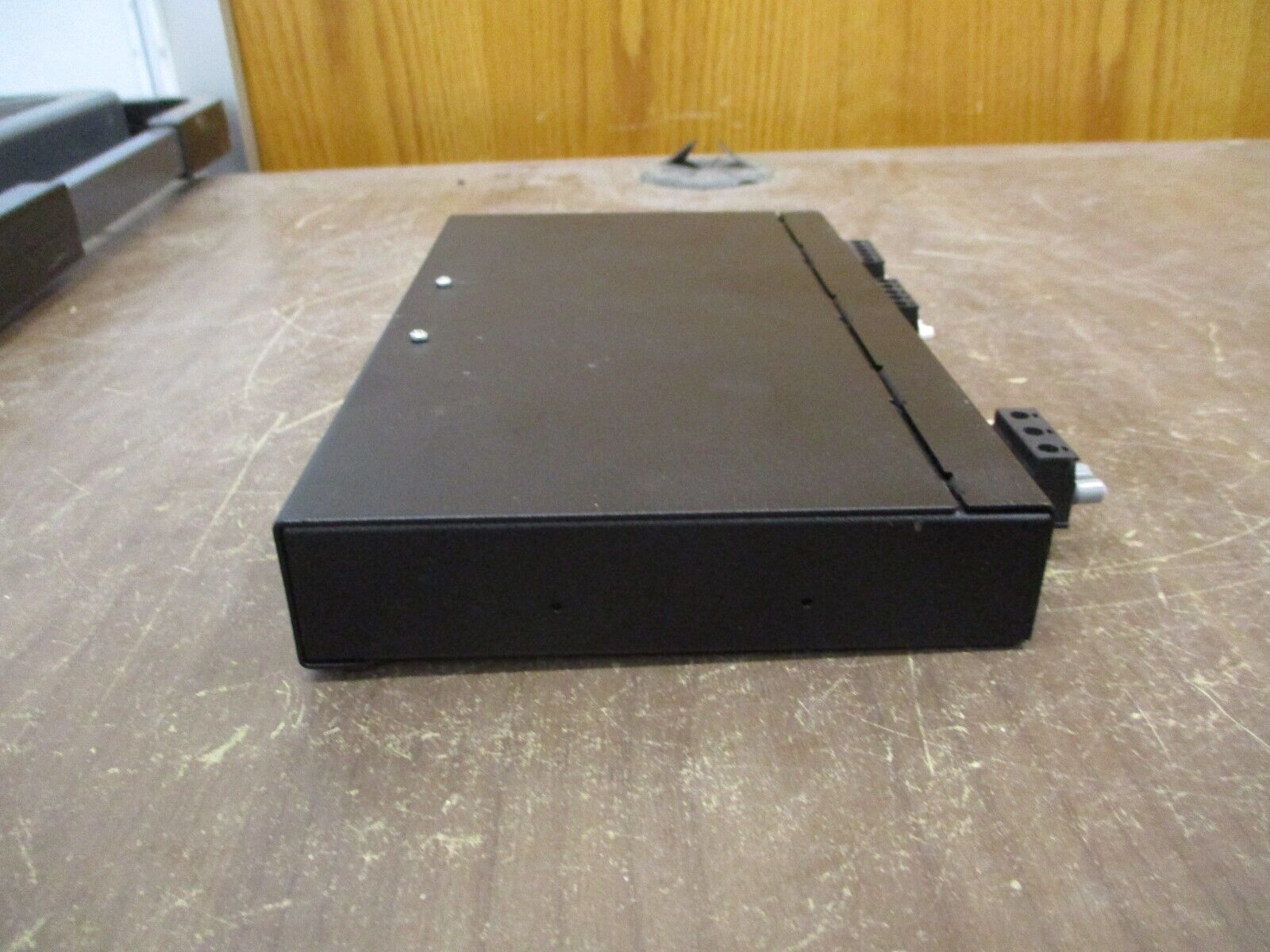 Square D Ethernet Gateway EGX400 H/W: A10 F/W: 5.000 24VDC 8W *No Mount* Used