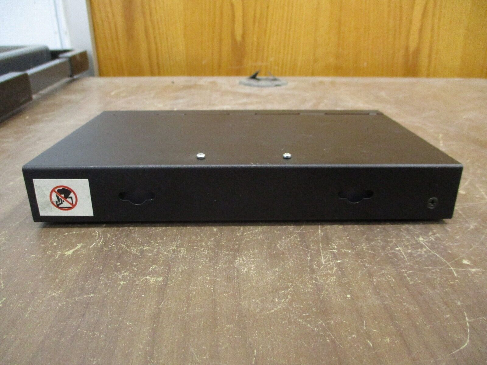 Square D Ethernet Gateway EGX400 H/W: A10 F/W: 5.000 24VDC 8W *No Mount* Used