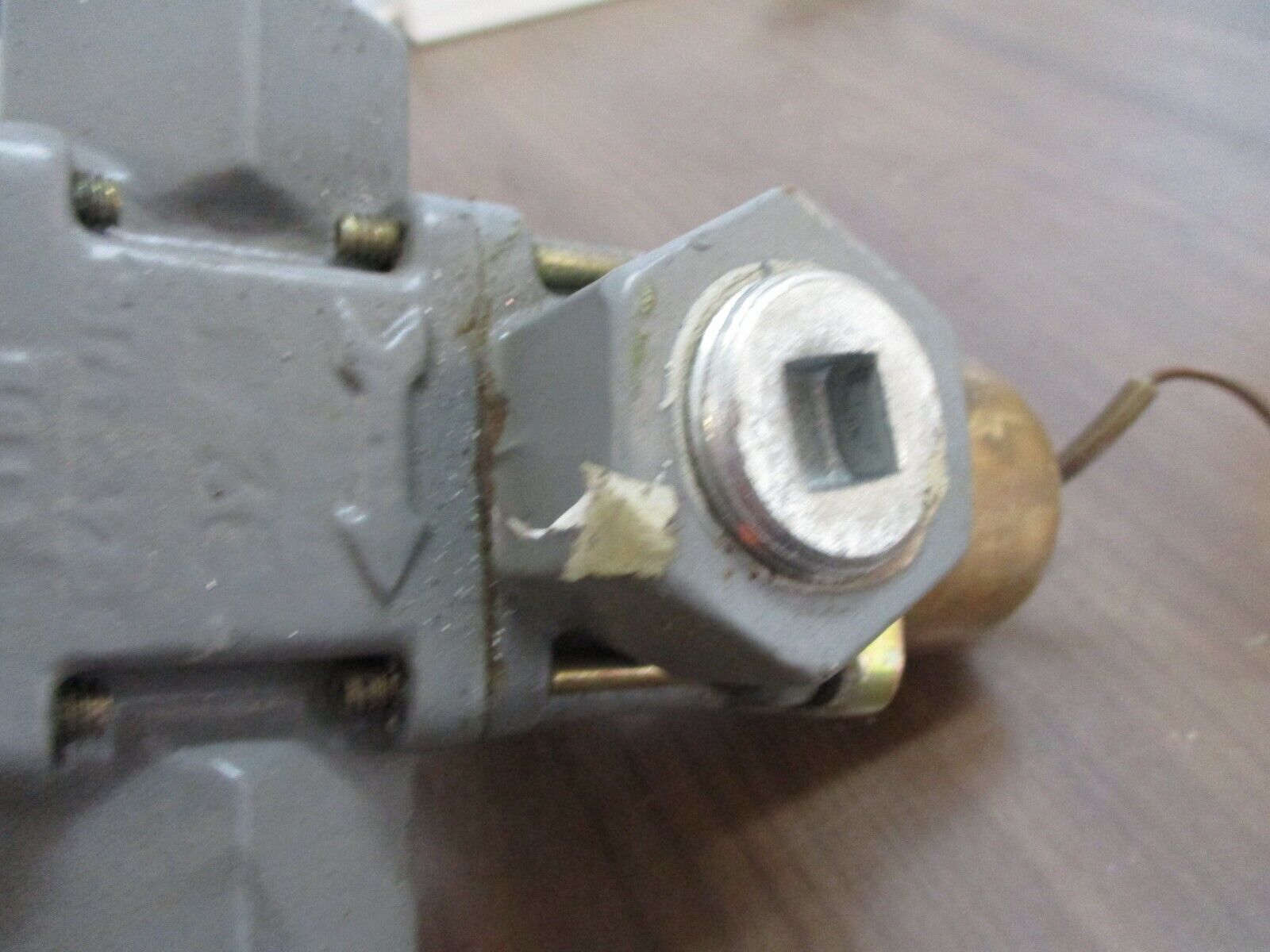 Johnson Controls 3-Way Valve V48AD-2 Size: 1" Range: 145-190 150PSIG Water Max