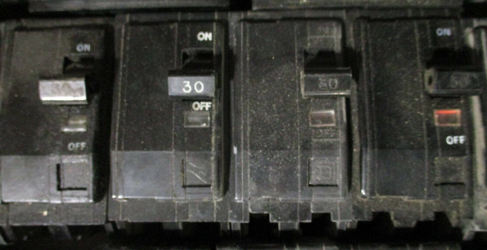 Square D Clip-On Circuit Breaker QO230 30A 120/240V 2P *Lot of 4* Used