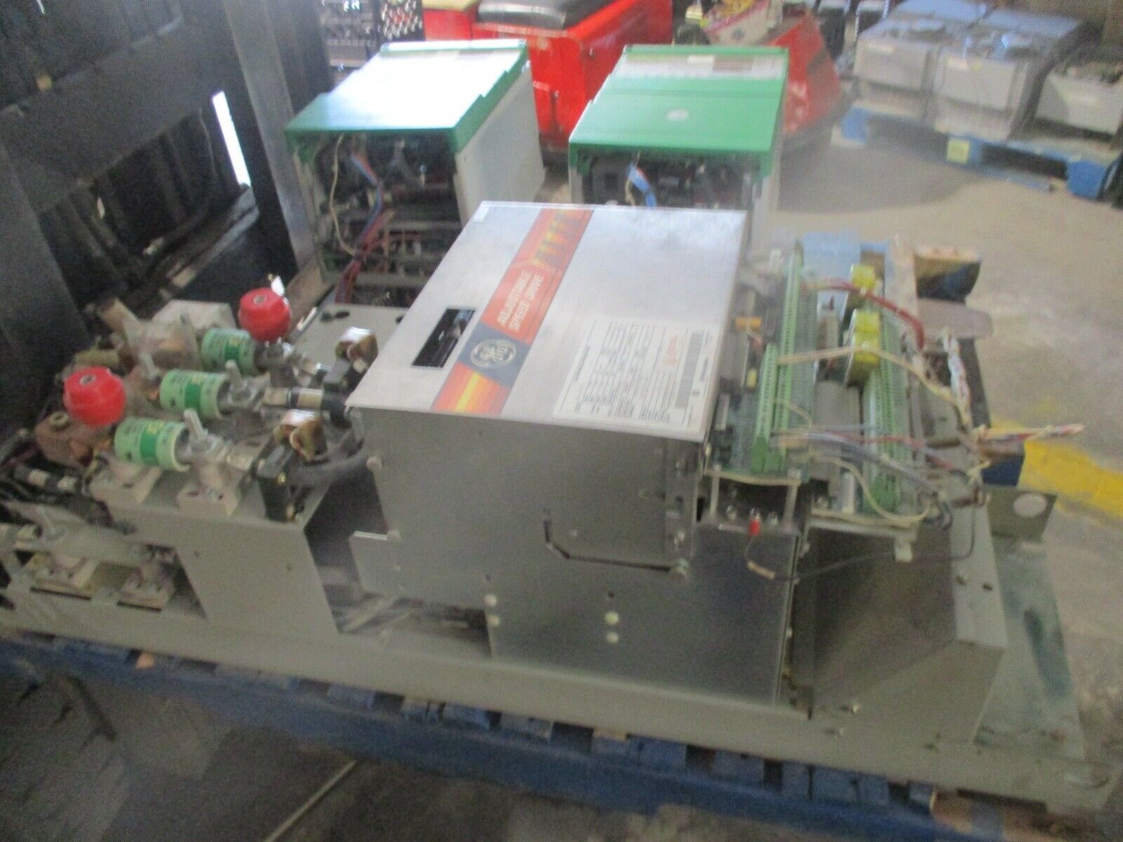 GE Adjustable Speed DC Drive 7VYDS025CD01 100HP In: 480VAC Out: 500VDC Used