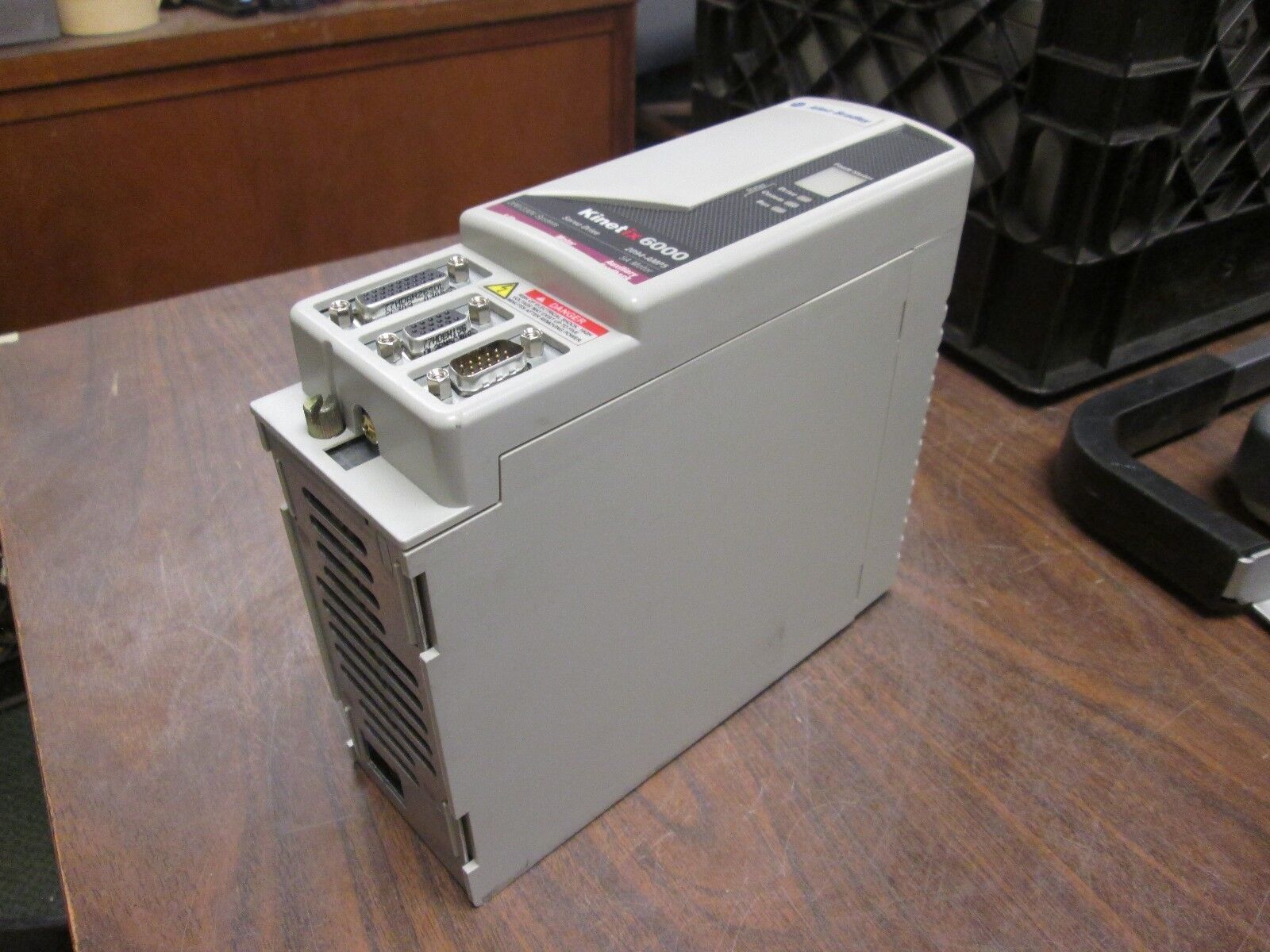 Allen-Bradley Kinetix 6000 Servo Drive 2094-AMP5 200/230V System 5A Motor Used