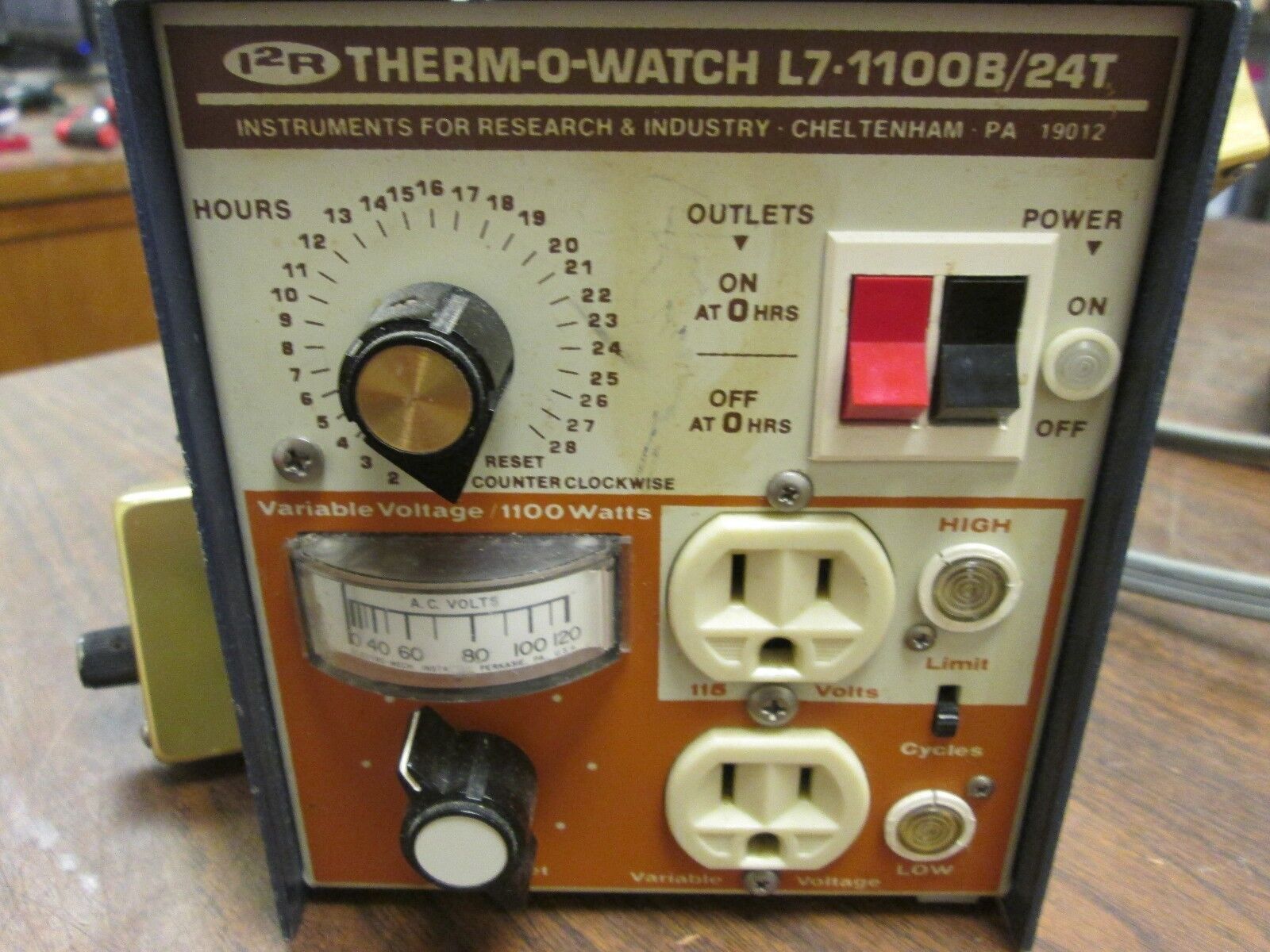 I2R Therm-O-Watch Voltage Controller L7-1100B/24T Variable Voltage Used