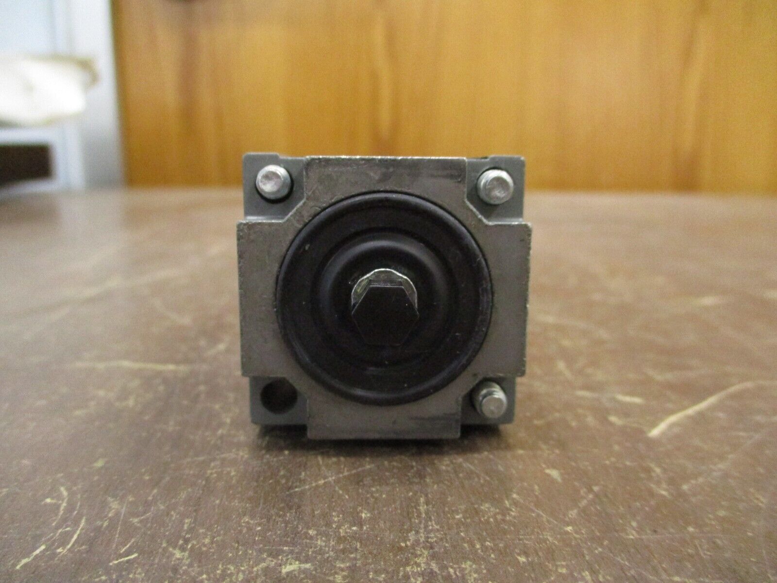 Allen-Bradley Limit Switch Operator Head 40146-113-59 *Missing Mounting Screw*
