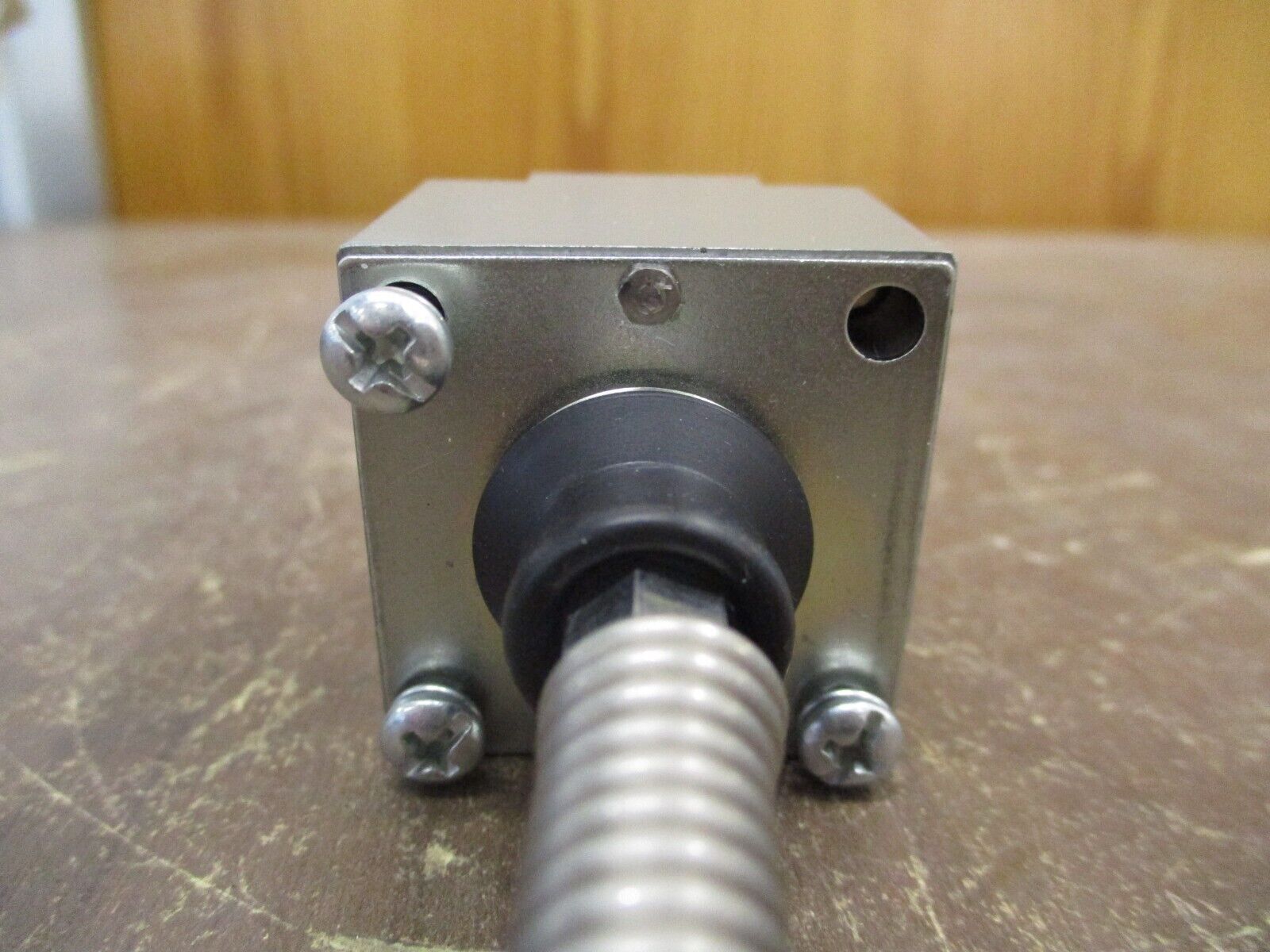 Allen-Bradley Limit Switch Operator Head 40146-113-59 *Missing Mounting Screw*