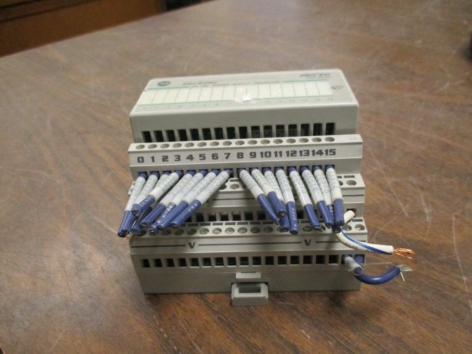 Allen-Bradley Flex I/O Output Module 1794-OB16P 24VDC Used
