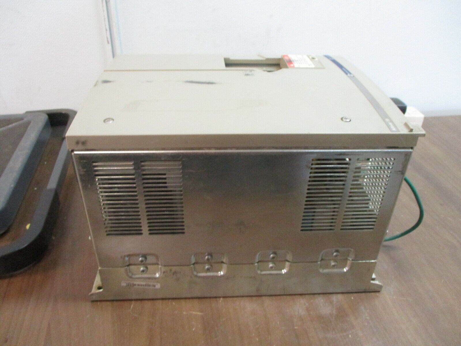Square D Altivar 58 AC Drive ATV58HD16N4Z 15HP *No Keypad* *No Back Cover* Used