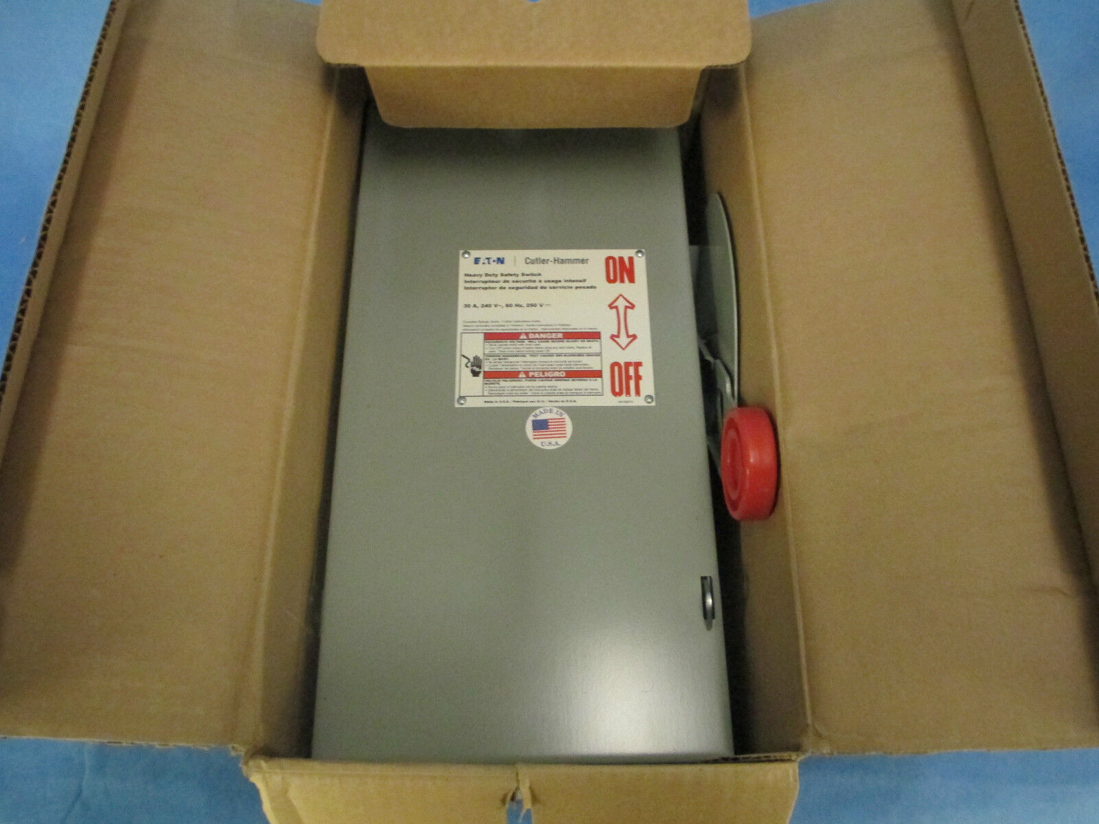 Cutler-Hammer Safety Switch DH221FRK 30A 240V 2P 3R Fusible New Surplus