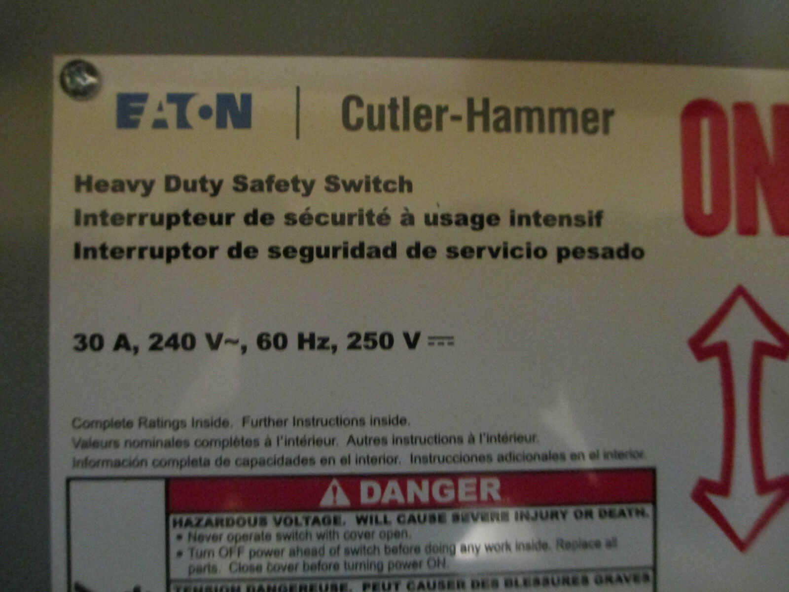 Cutler-Hammer Safety Switch DH221FRK 30A 240V 2P 3R Fusible New Surplus