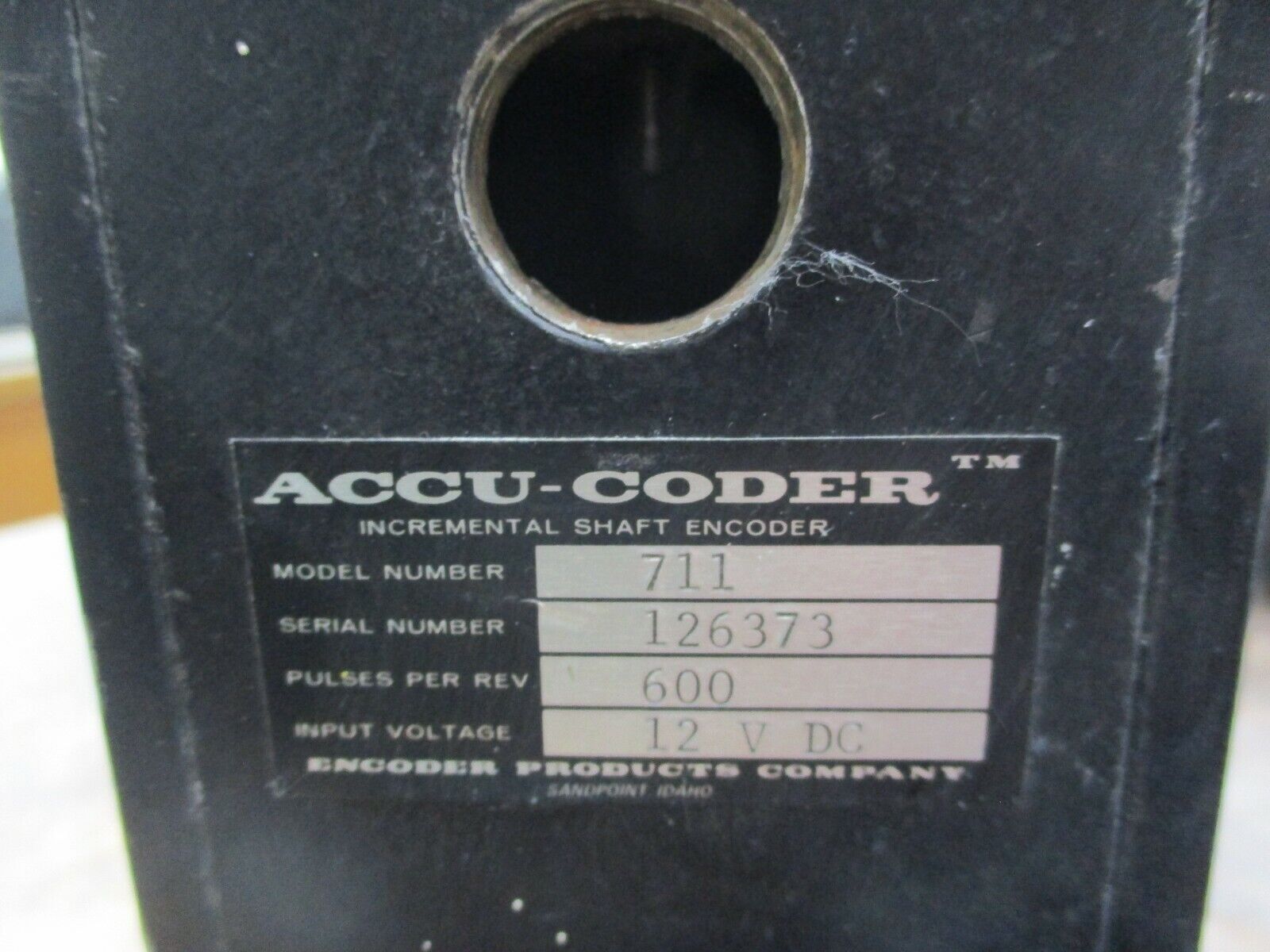 Encoder Products Co. Accu-Coder Incremental Shaft Encoder 711 12VDC Used