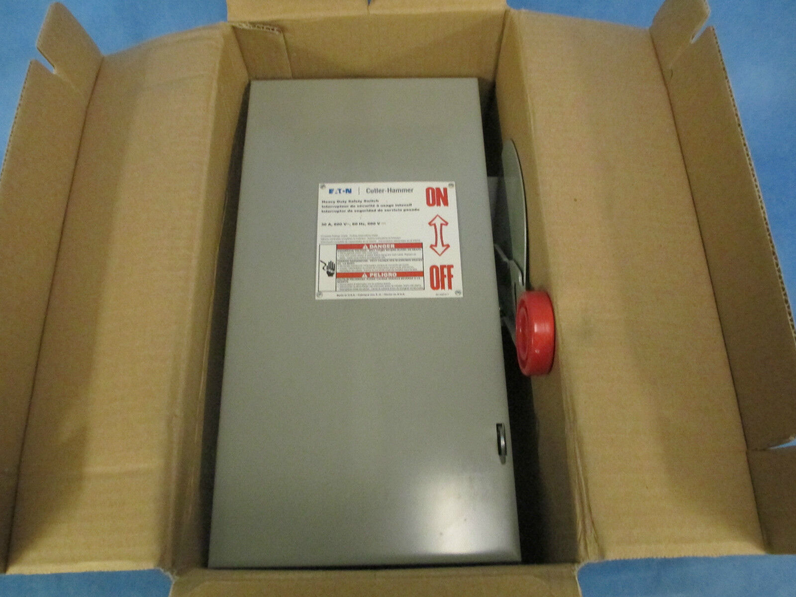 Cutler-Hammer Safety Switch DH261UGKN 30A 600V 2P 3W Non-Fusible New Surplus