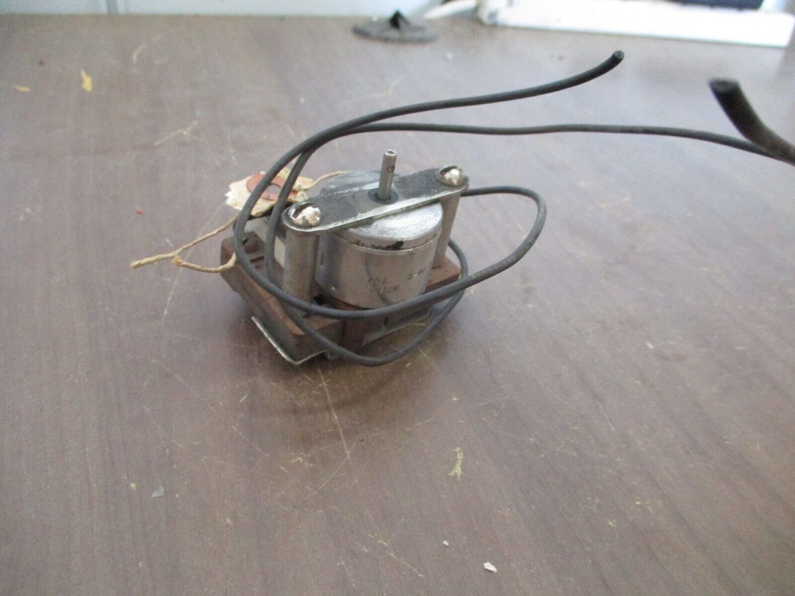 Telechrom Type BC3 Synchronous Motor 323301011 120V 60Hz 60RPM 6W Used
