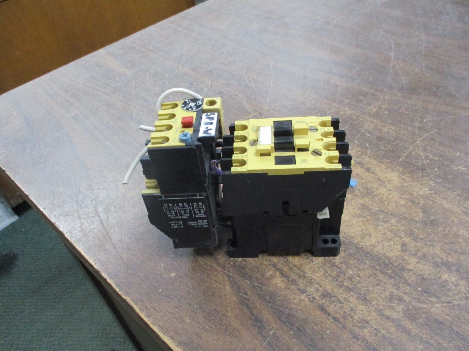 Allen-Bradley Starter 100-A09ND3 120V Coil 193-BSB 22 1.5-2.3A