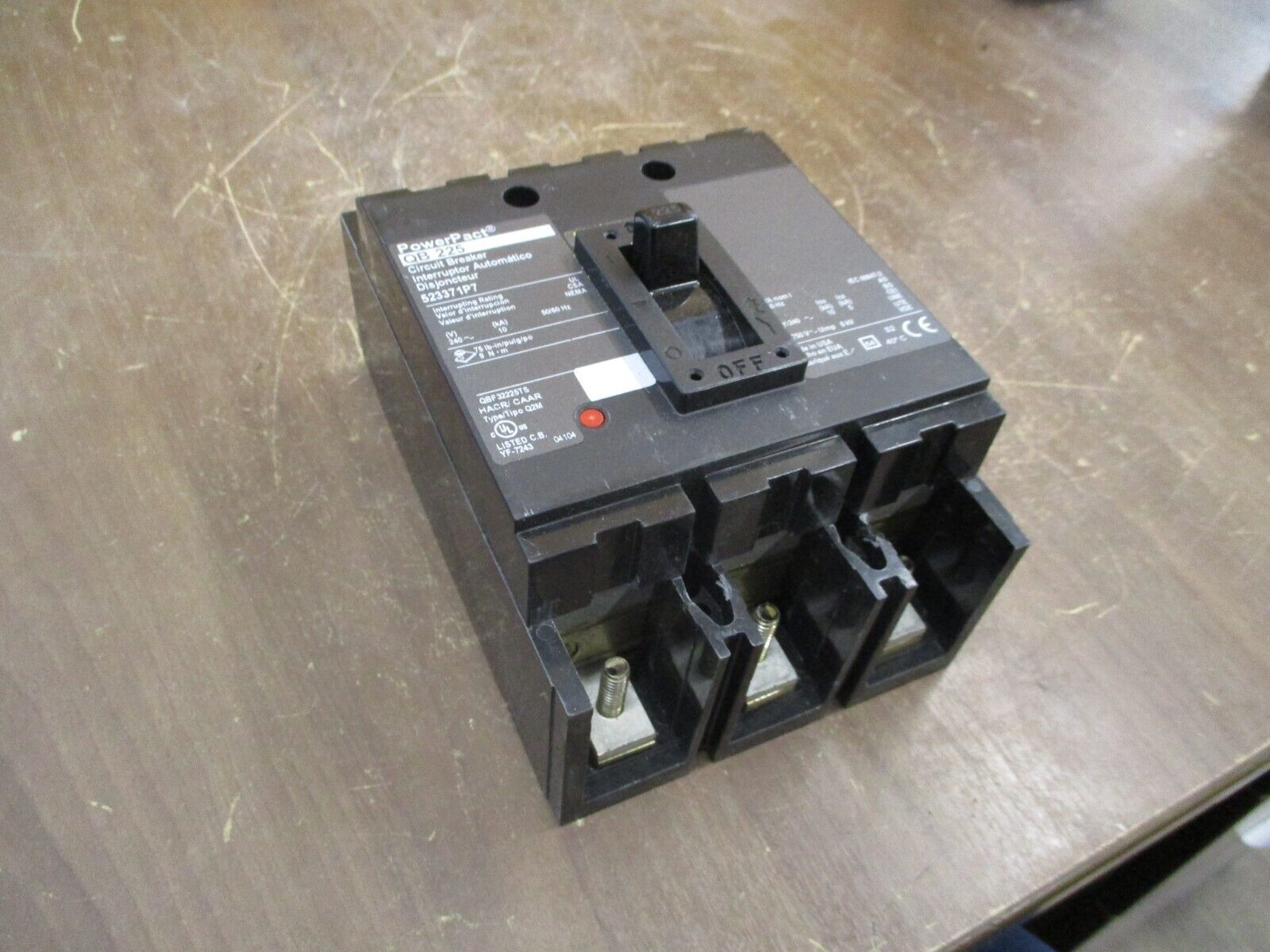 Square D PowerPact QB 225 Circuit Breaker QBF32225TS 225A 240V 3P Used