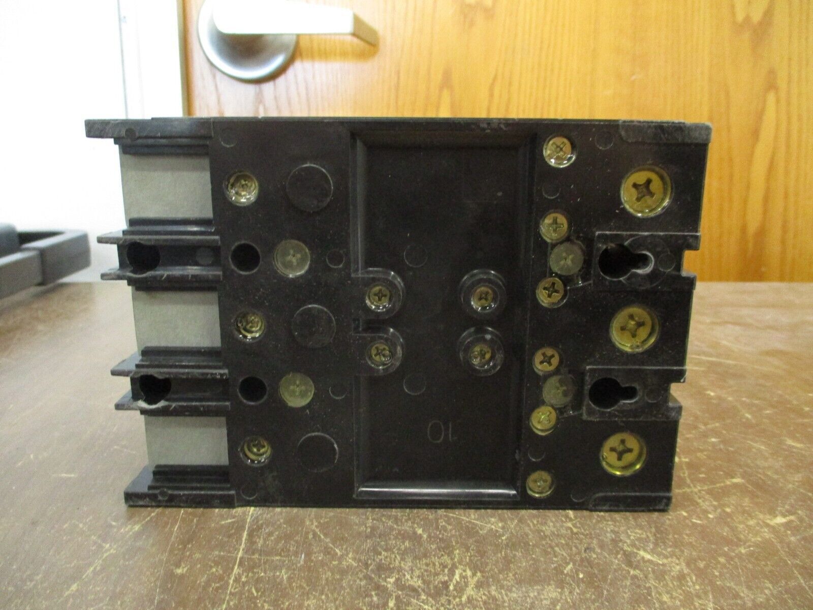 Square D PowerPact QB 225 Circuit Breaker QBF32225TS 225A 240V 3P Used