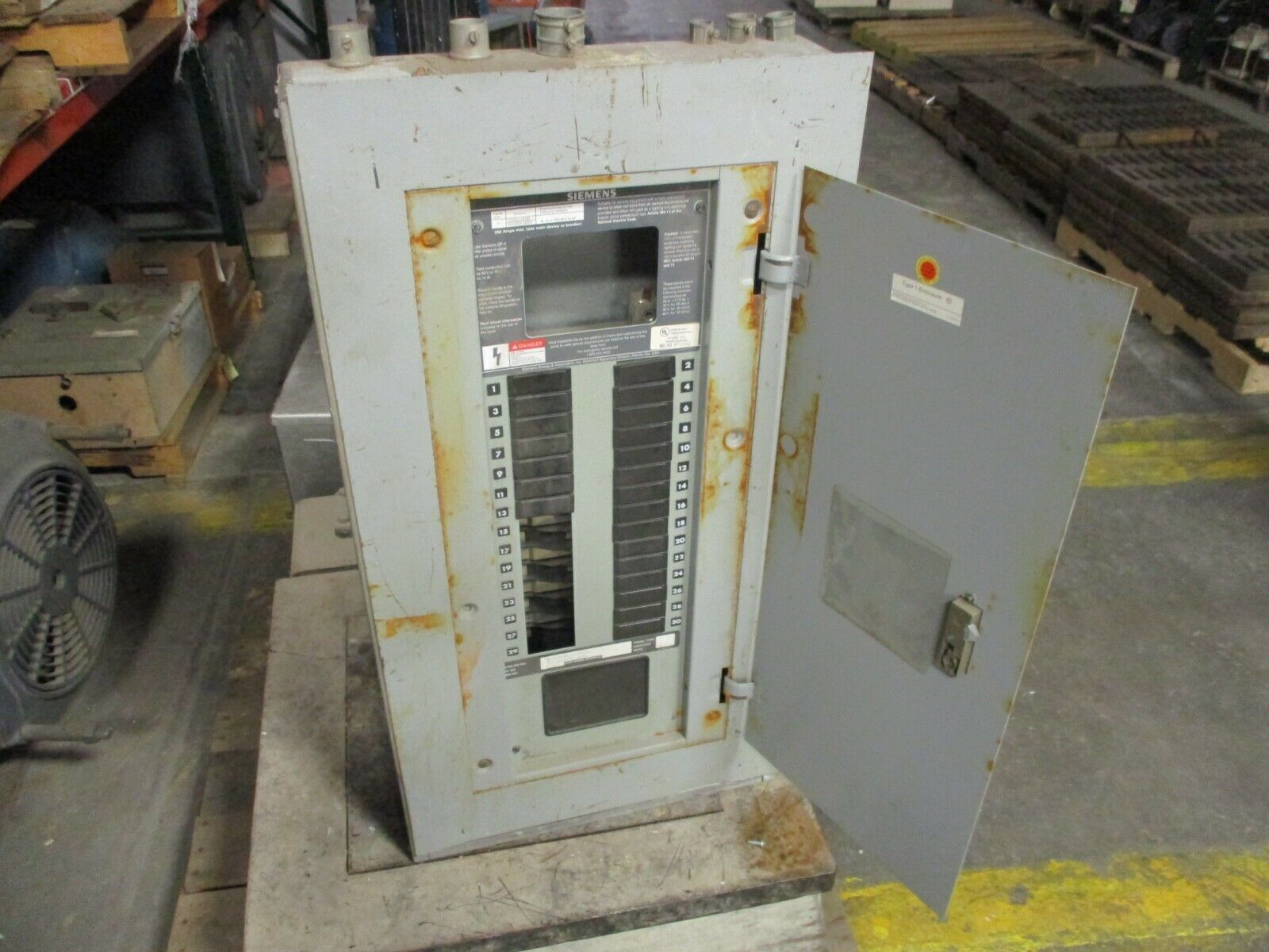 Siemens Main Lug Circuit Breaker Panel S1A30ML125CTS 125A Max 120/240V 1Ph 3W