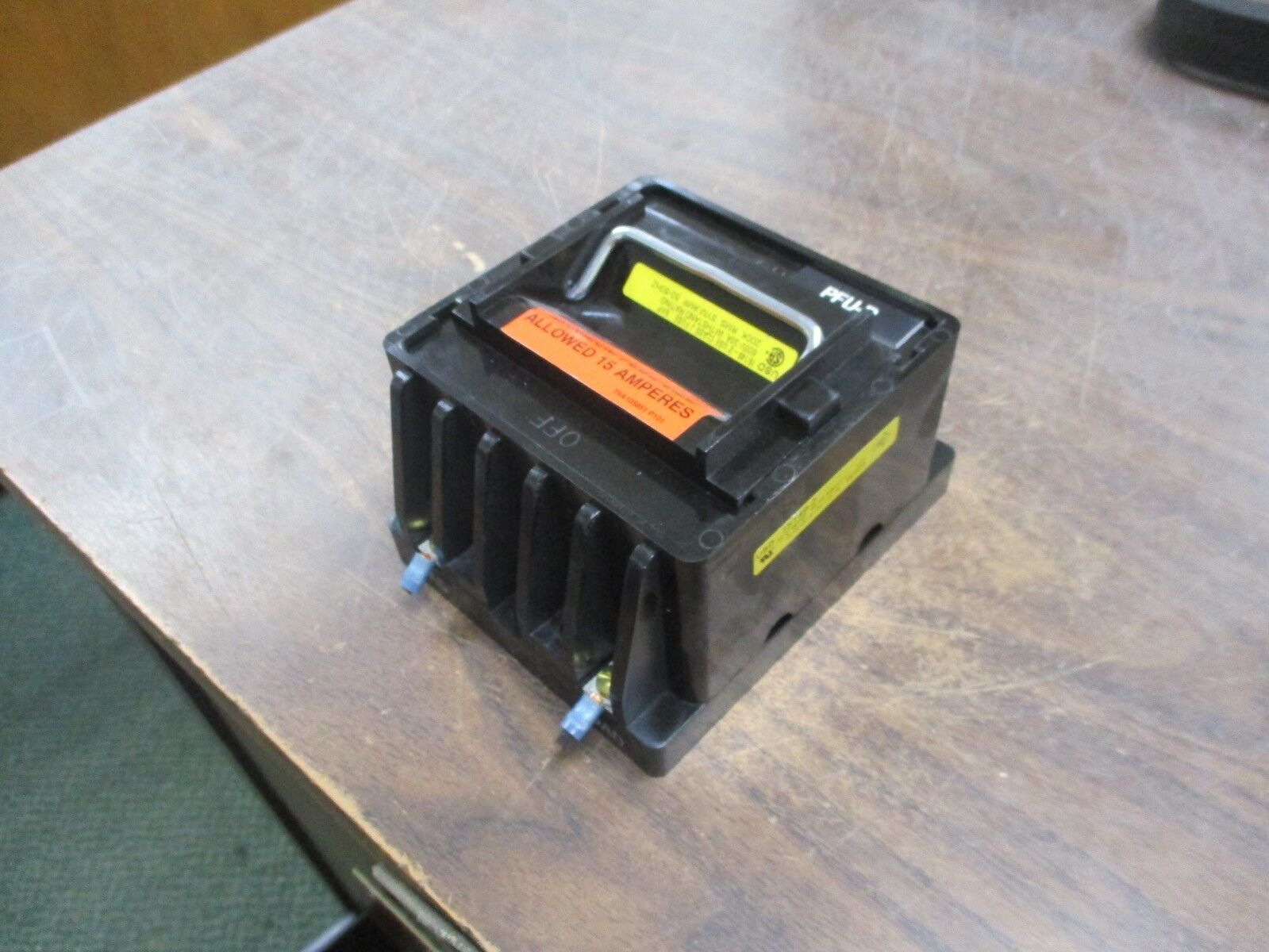 USD Fuse Pullout Switch 15149-2 30A 600V 2P w/ (2) 6A Fuses Used