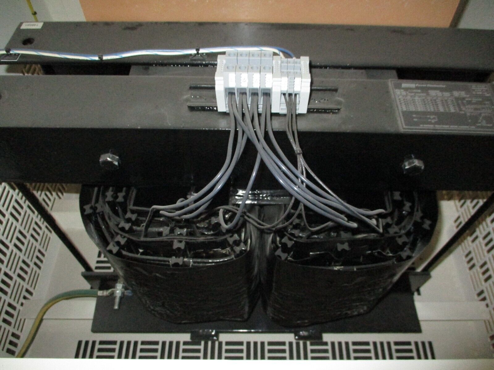 Spang Transformer w/ Breaker Disconnect L19144 30kVA 1Ph Pri: 480V Sec: 300/600V