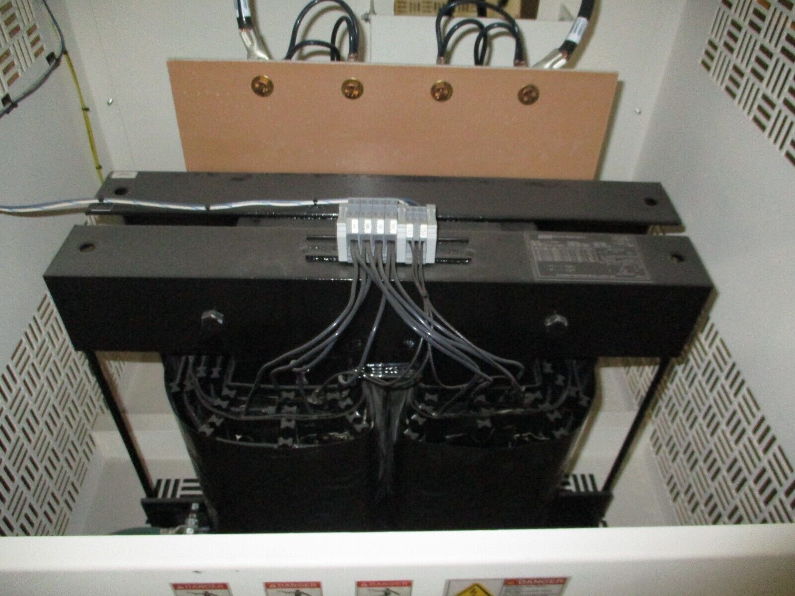 Spang Transformer w/ Breaker Disconnect L19144 30kVA 1Ph Pri: 480V Sec: 300/600V