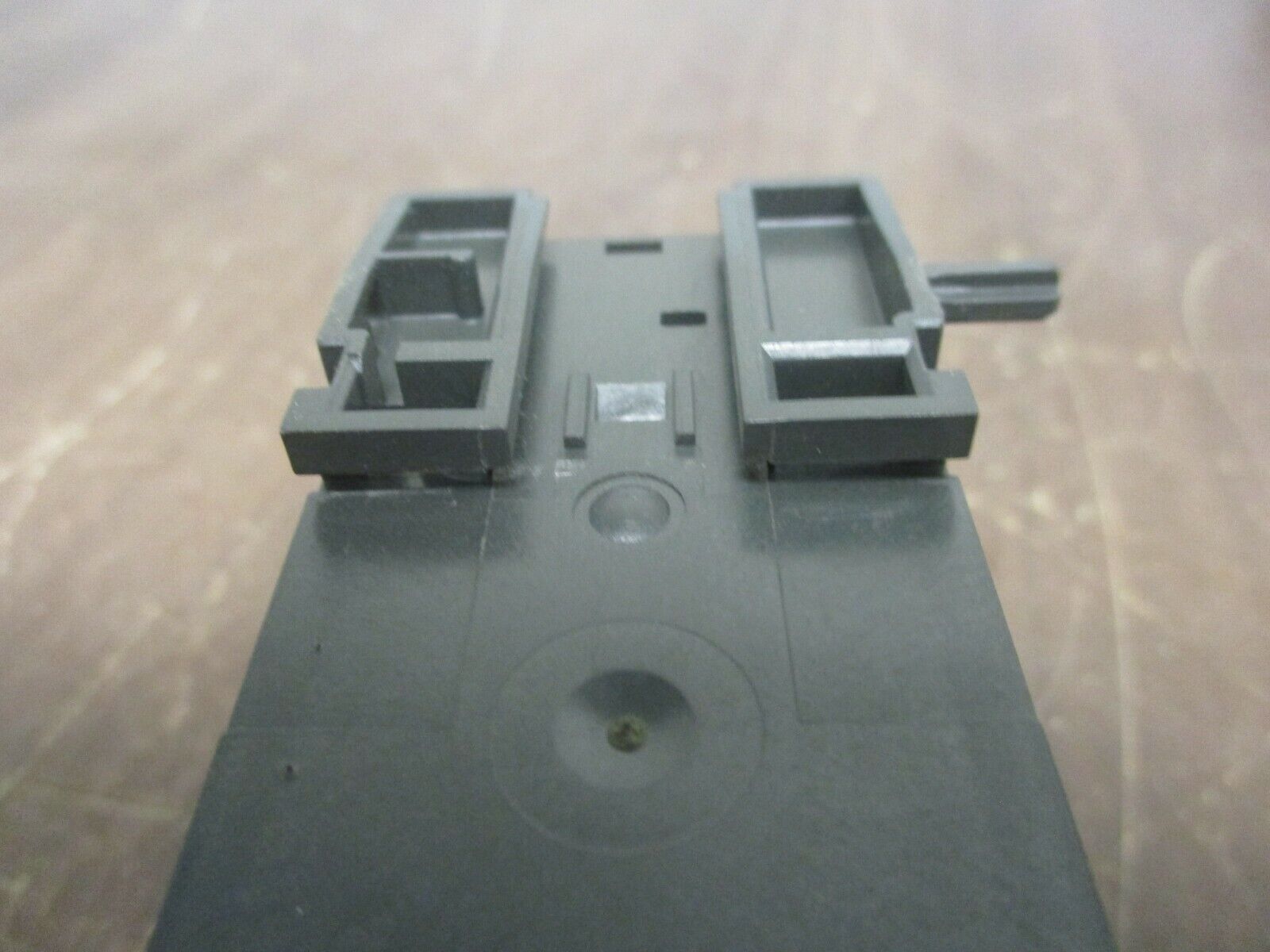 Siemens DM8 24R Expansion Module 6ED1 055-1HB00-0BA0 *Missing (1) Mounting Clip*