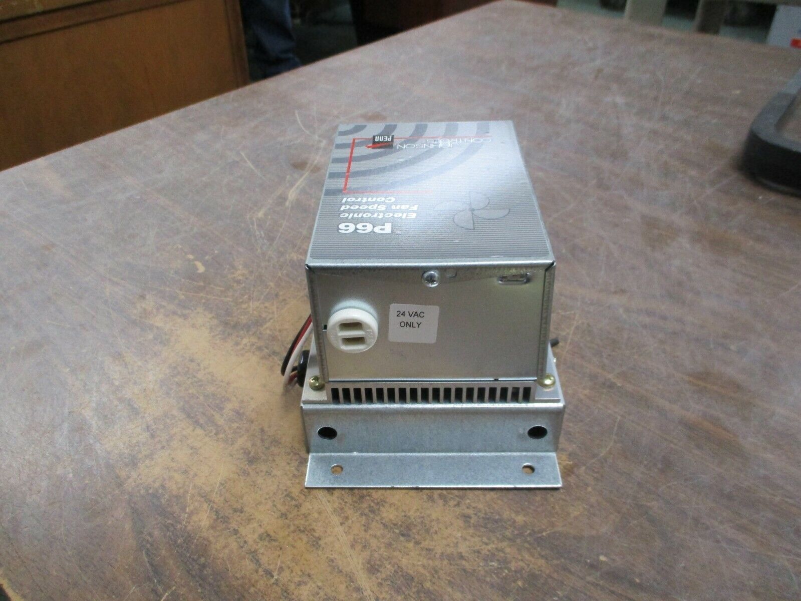 Johnson Controls Electronic Fan Speed Control P66 24VAC, Used