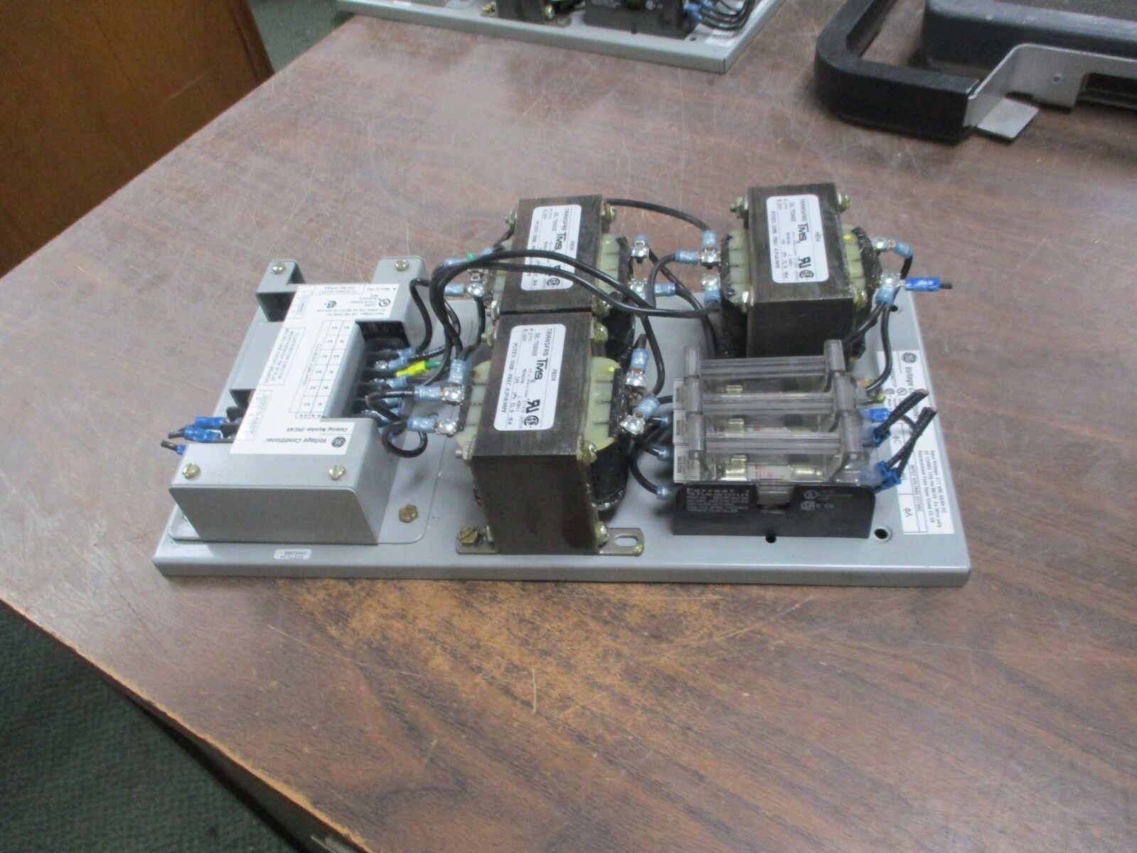 GE Voltage Conditioner Plate SVCA277Y 277VAC 50/60Hz Used