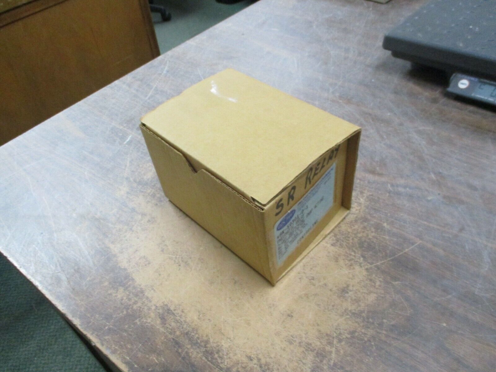 Barber-Colman Pneumatic Relay AK-50301-0-1 3-Way Switching Snap Acting 1/8" FNPT