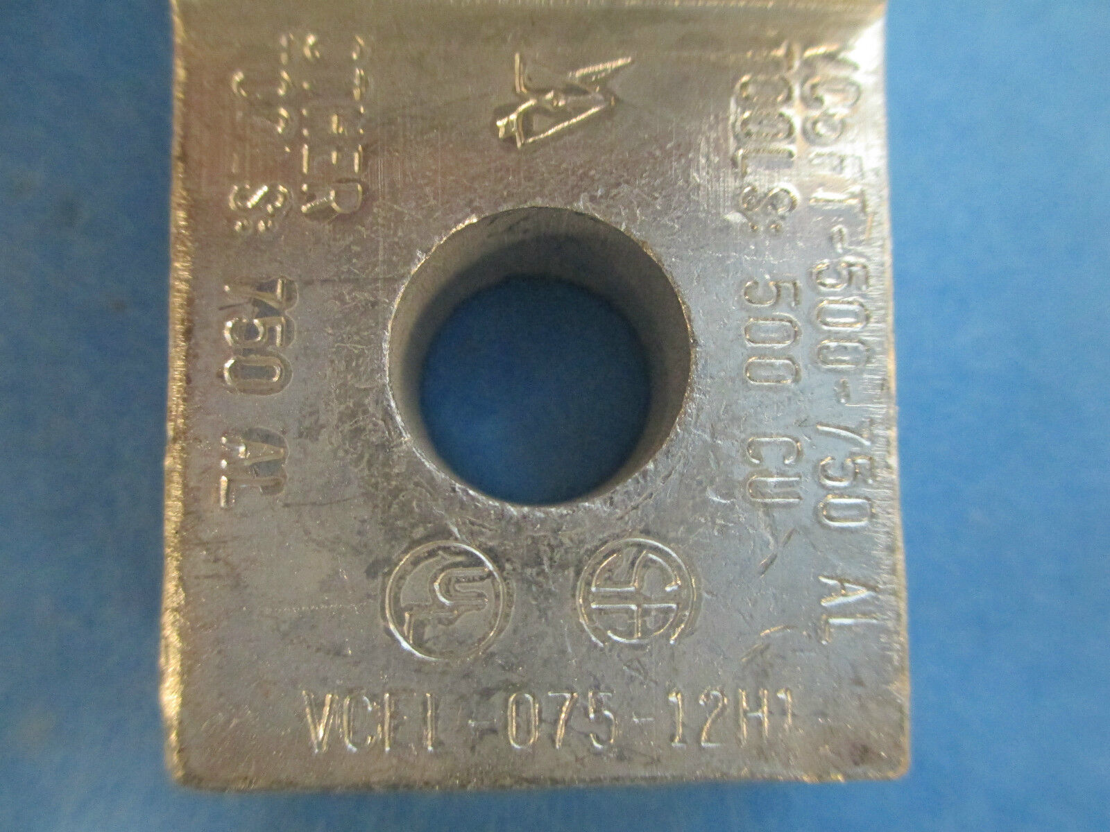 Hubbell Crimp Lug VCEL-075-12H1, 500-750MCM, New Surplus