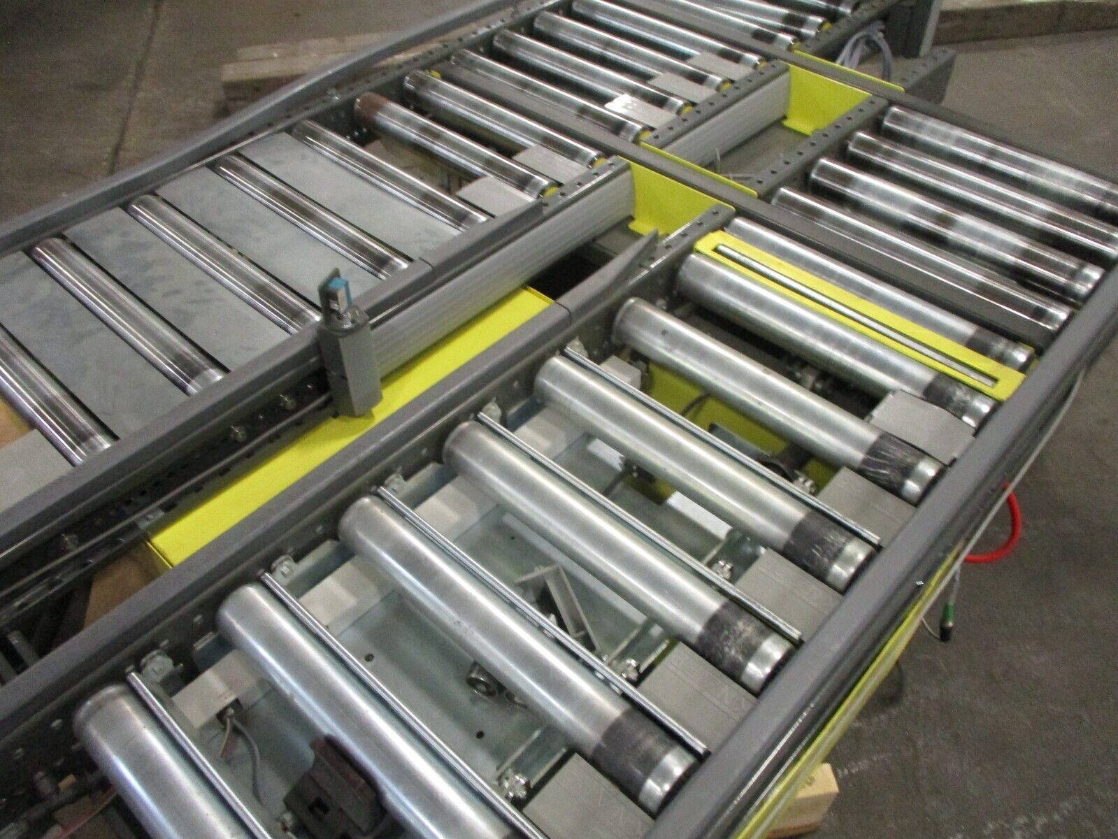 KNAPP Power Conveyor U072A20 480V 3Ph Roller Width: 14 7/8" Used