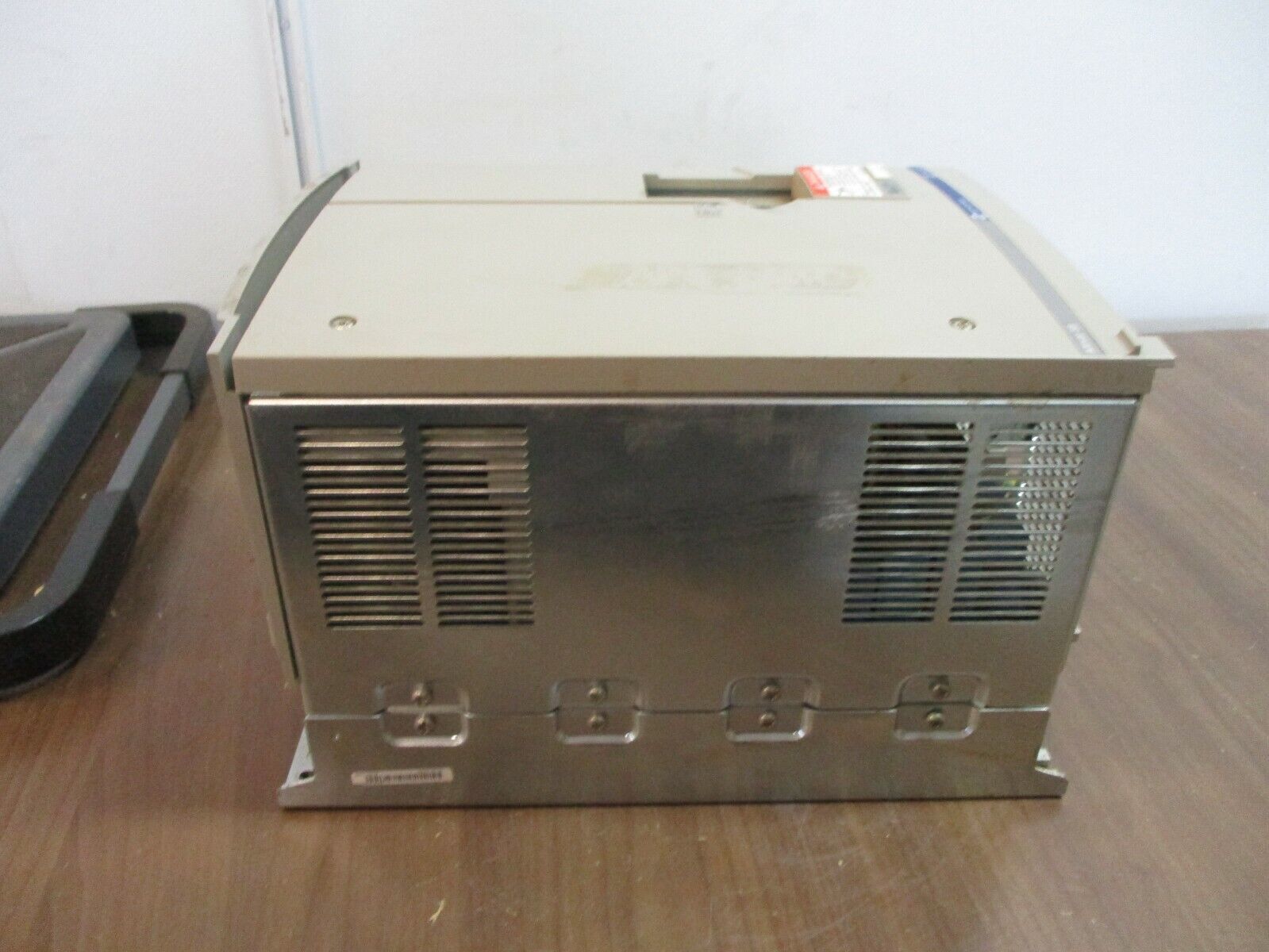 Square D Altivar 58 AC Drive ATV58HD16N4Z 15HP *No Keypad* Used