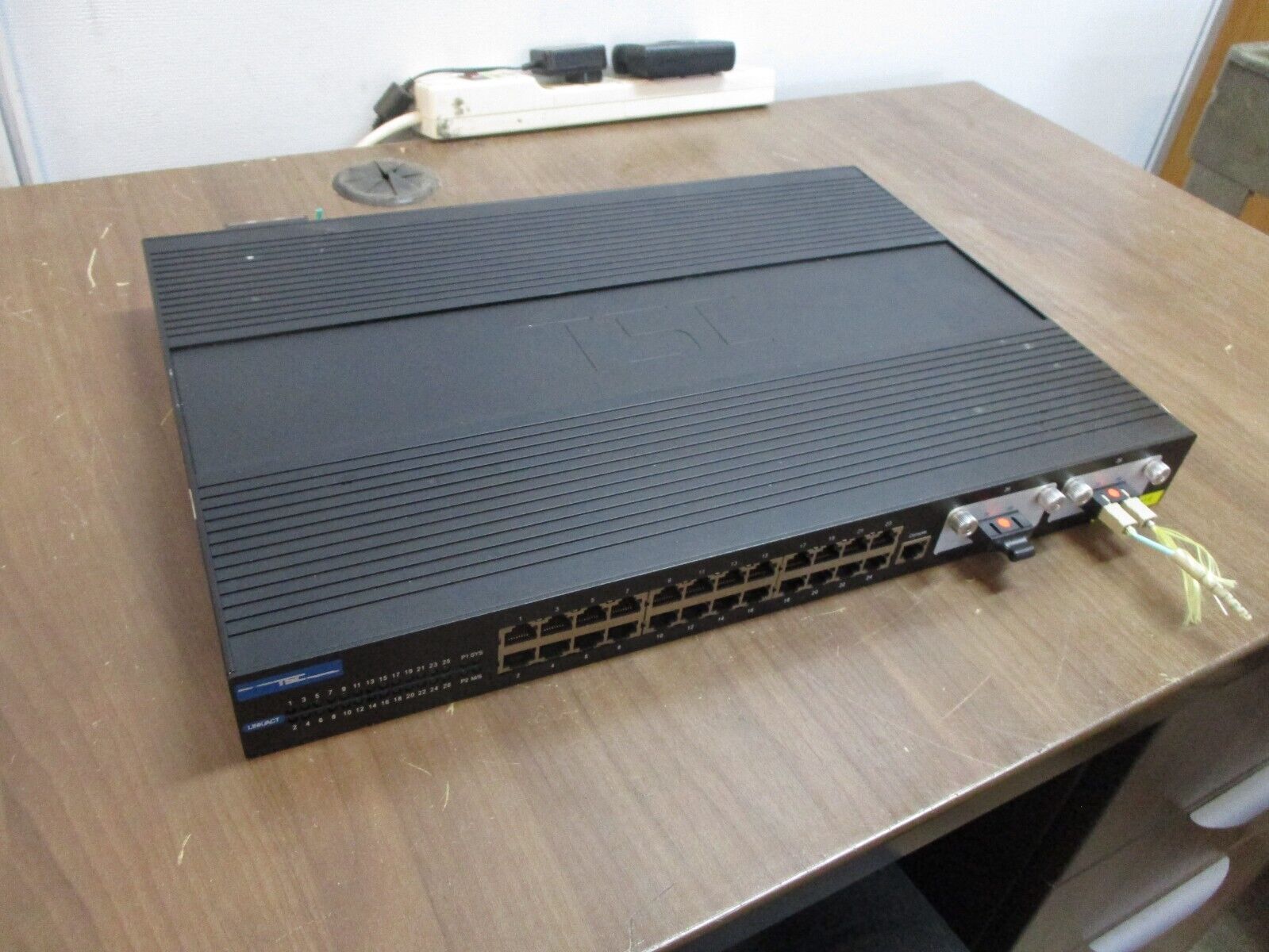 TSC Industrial Ethernet Switch Carat20B-24TX-2FM TX Port: 24, RJ45 24VDC Used