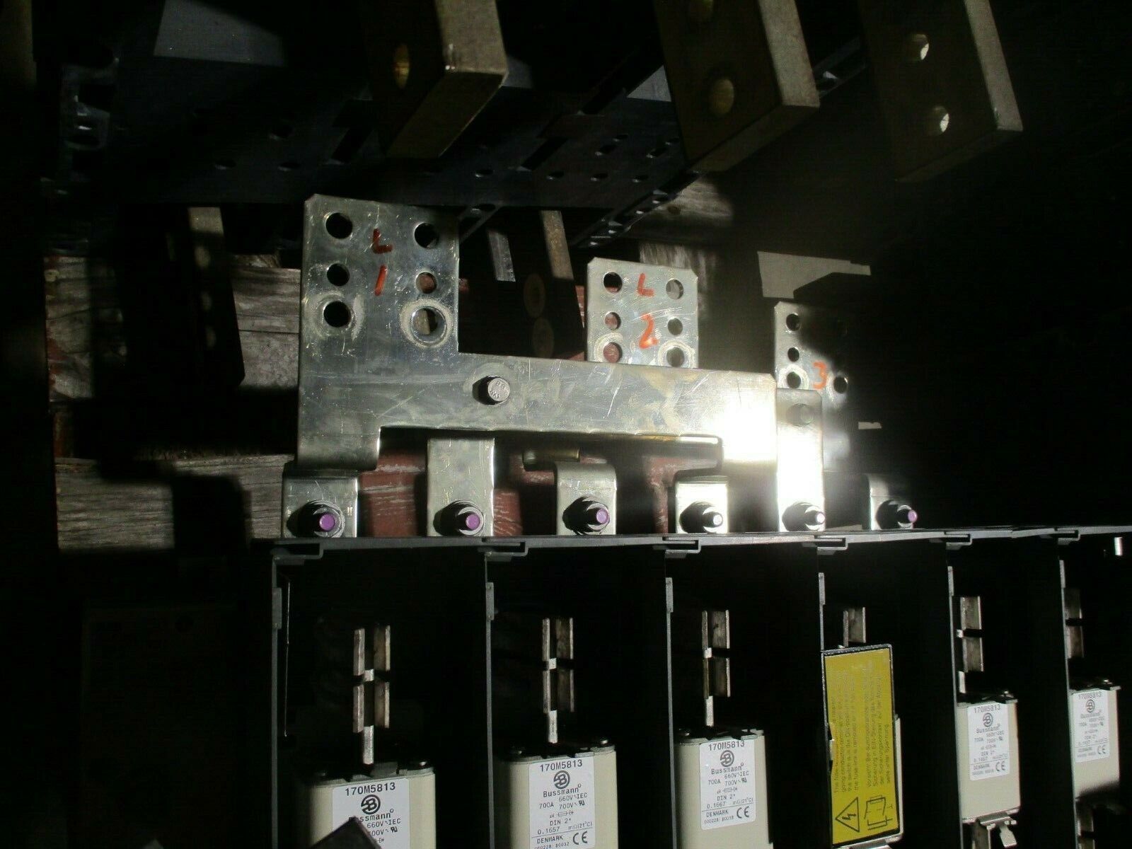 ABB Disconnect Switch w/ Fuses OESA 630D6PL 630A 690V 6P 50-60Hz (6) 700A Fuses