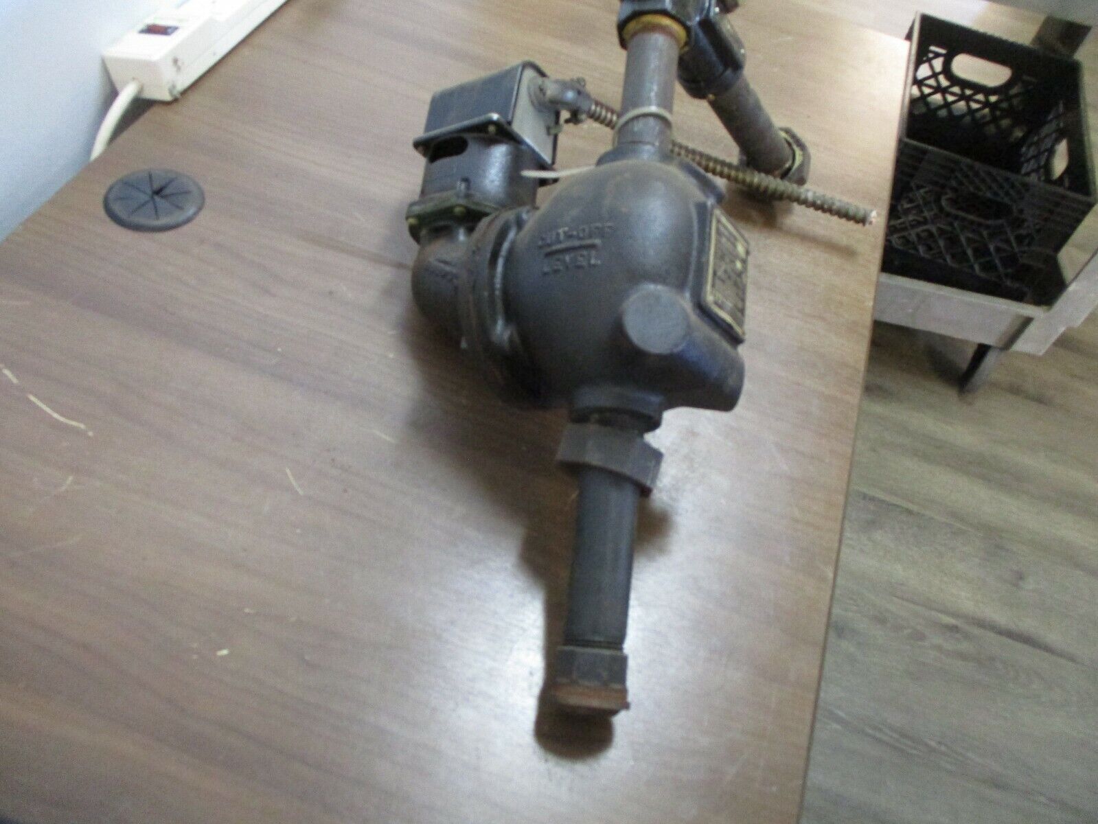 ITT Low Water Cut-Off 63M 115-230V 60Hz w/ Type 2M Switch Used