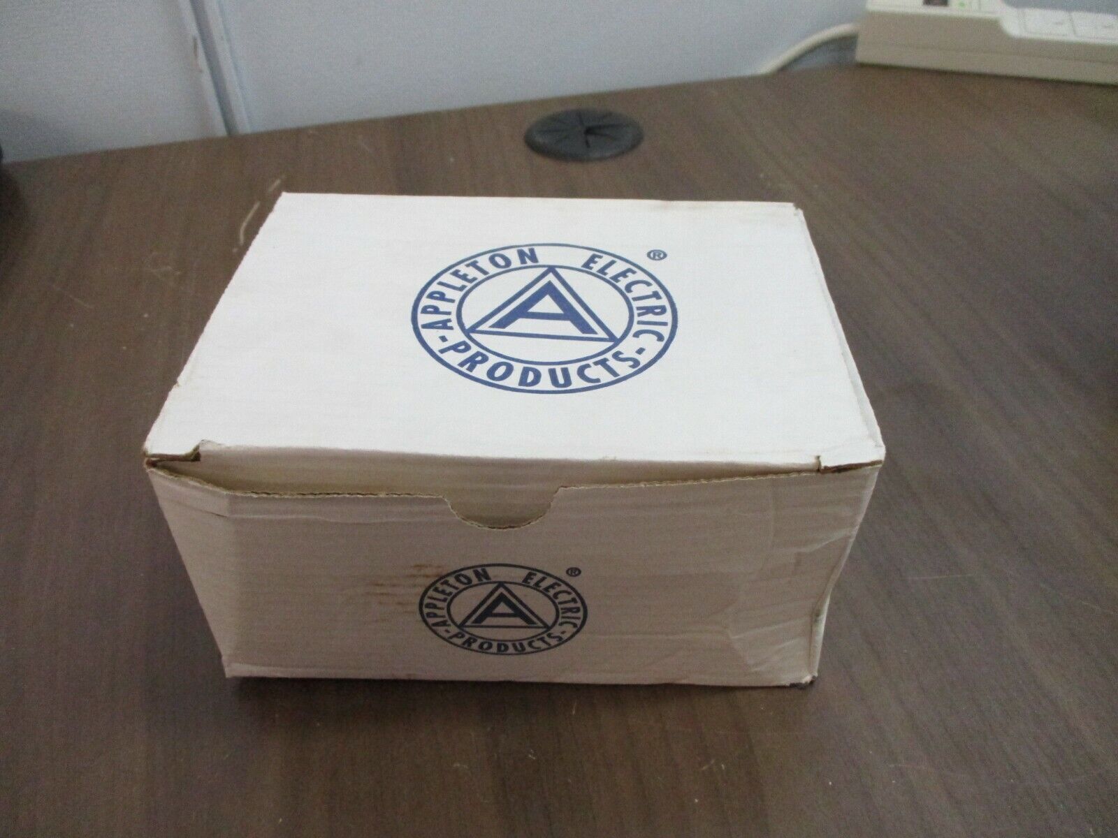 Appleton INS 45 Connector STB-45200L 2" New Surplus