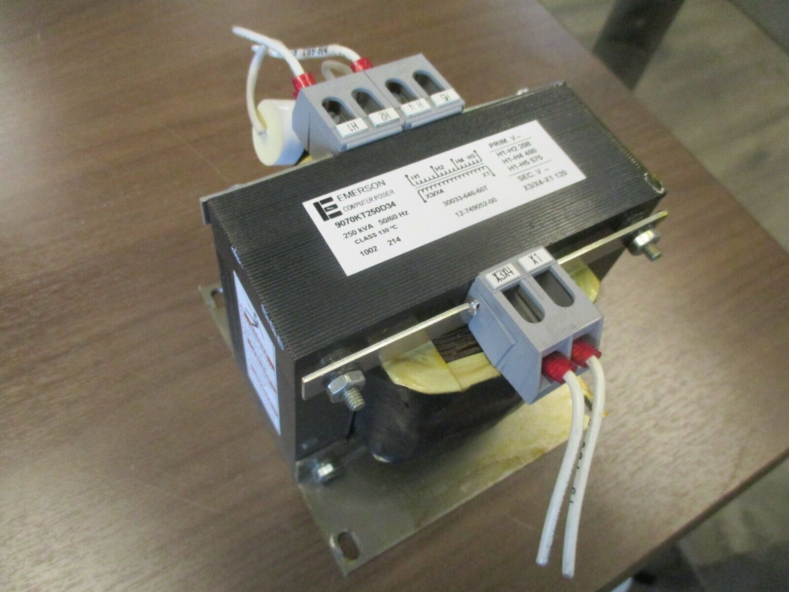 Emerson Transformer 9070KT250D34 0.250KVA Pri: 208/480/575V Sec: 120V Used