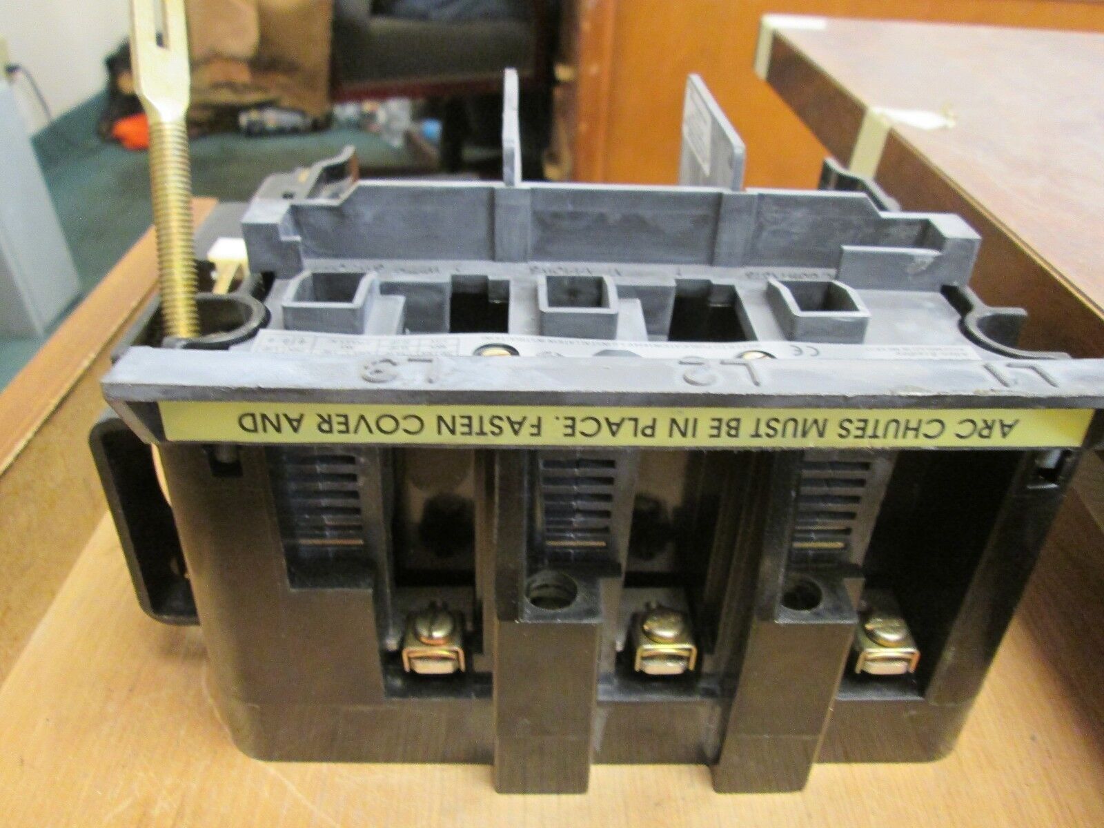 Allen-Bradley Disconnect Switch Line Terminal Guard 1494V-DS30 30A No fuse clips