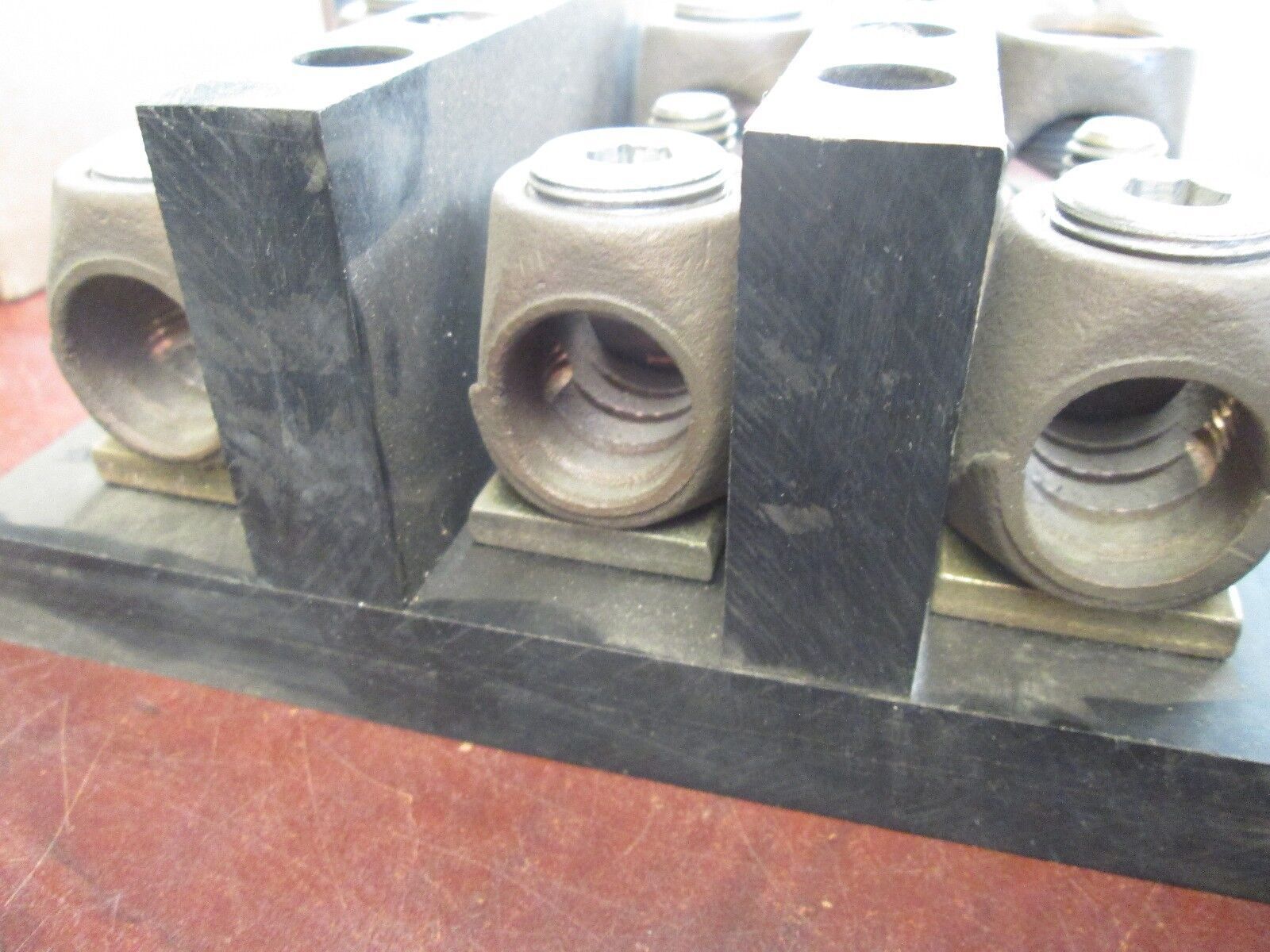 Power Distribution Block Line 500MCM Load 500MCM 3P Used