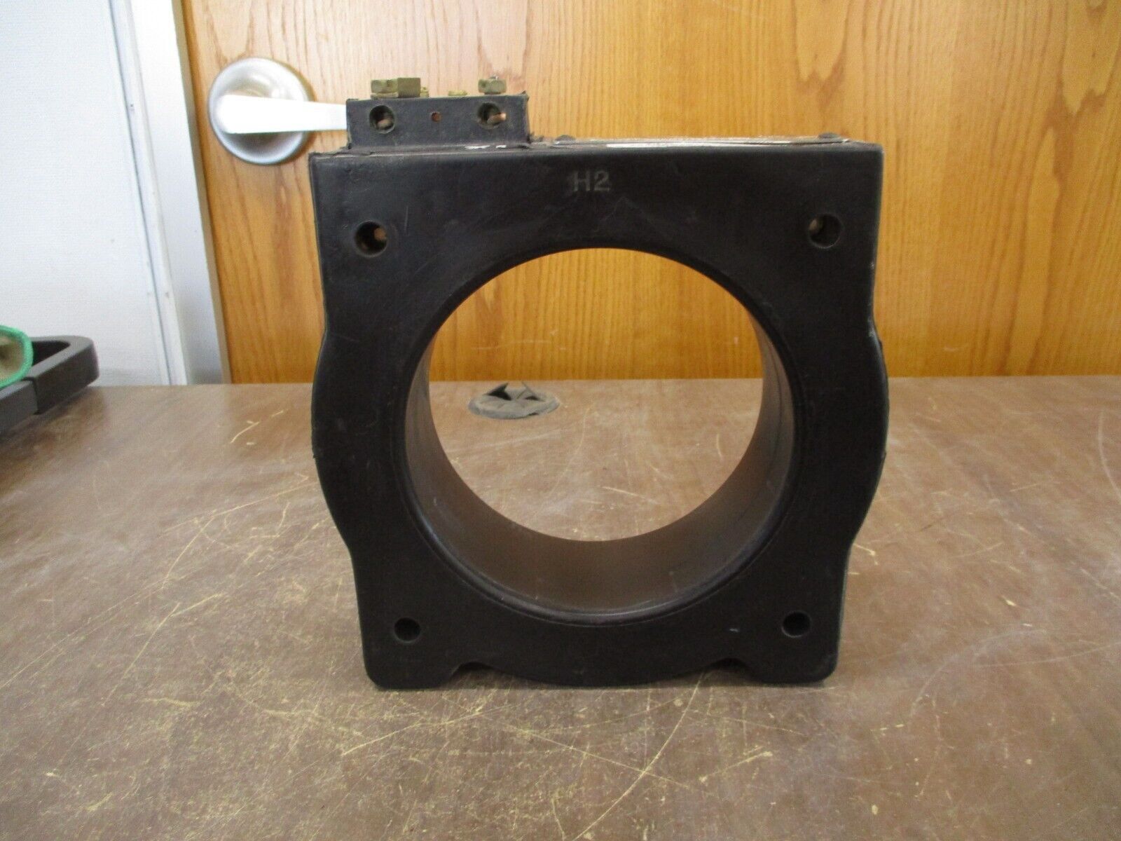 ABB Type CLC Current Transformer CA2000M4 Ratio 2000:5A 600V 10kV BIL Used