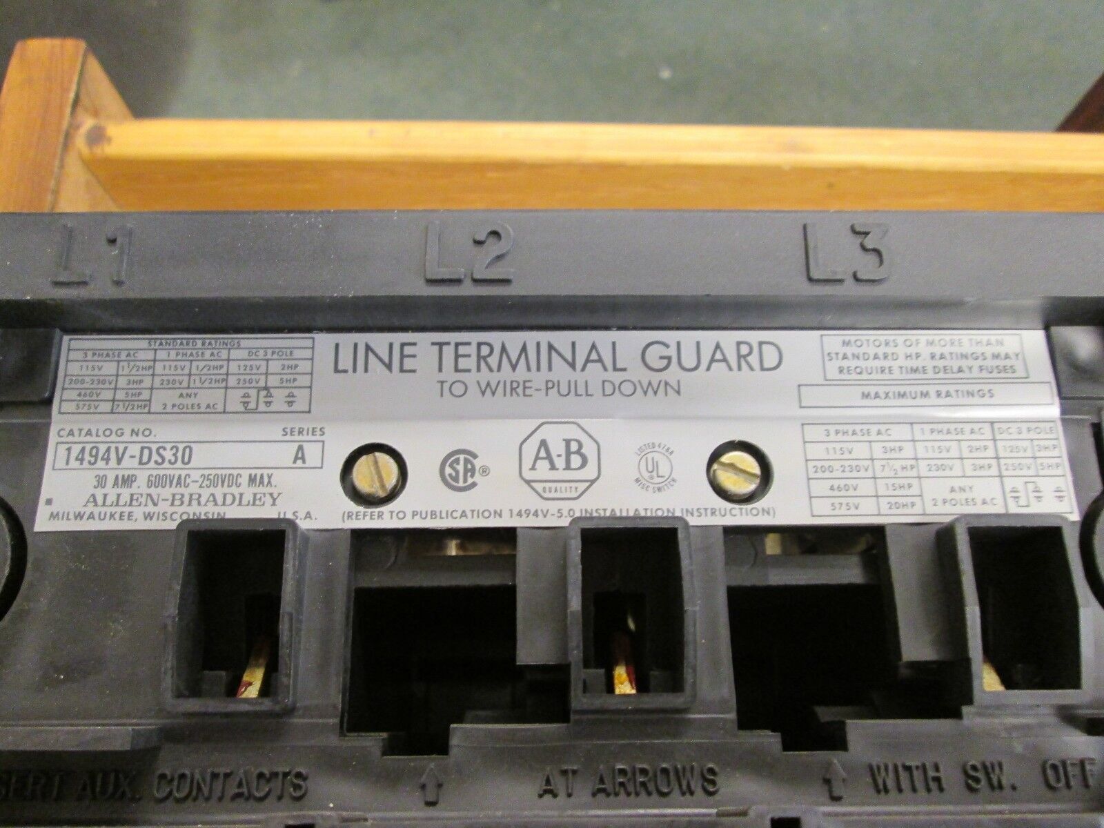 Allen-Bradley General Disconnect Switch Line Terminal Guard 1494V-DS30 30A 600V