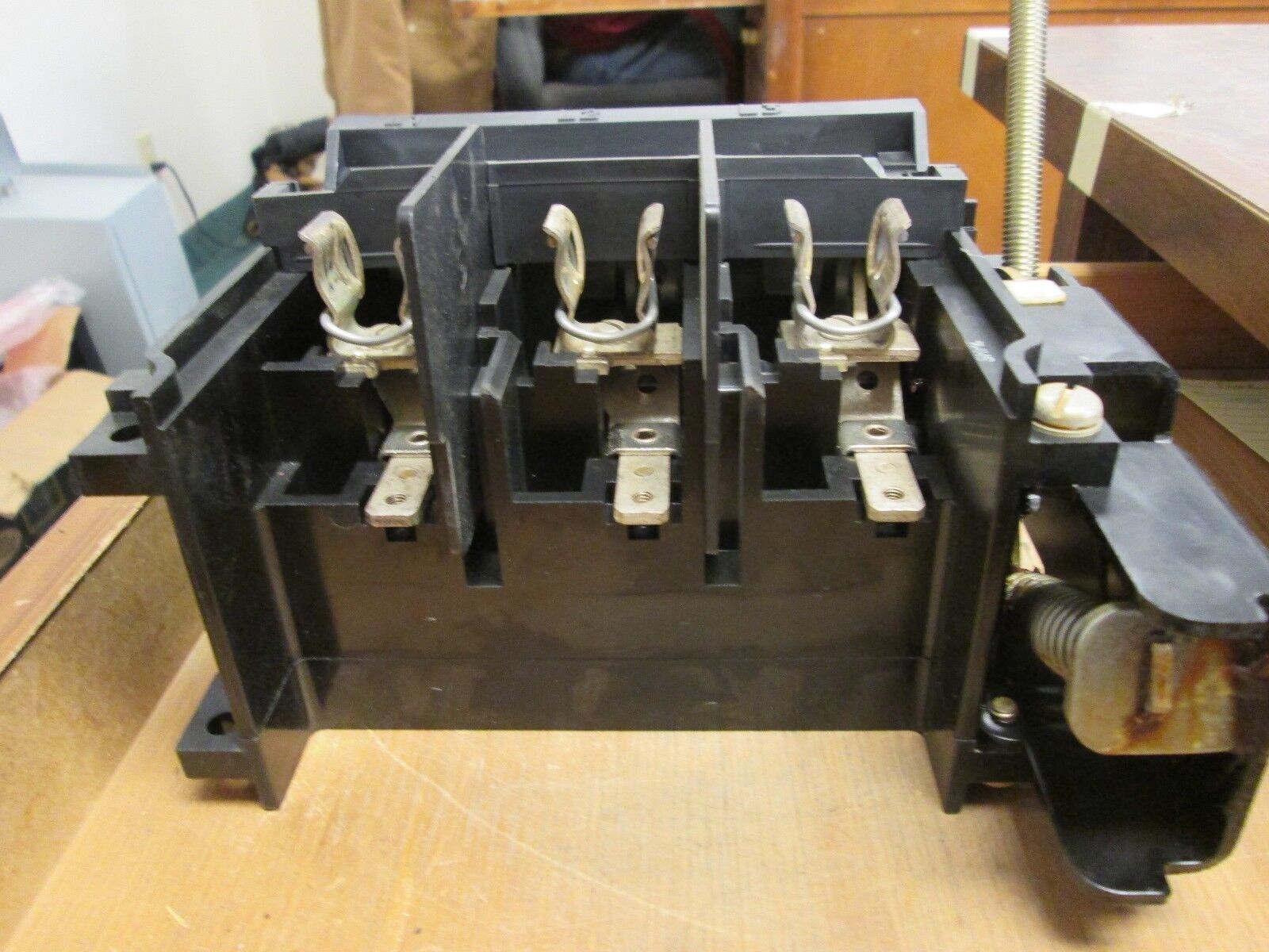 Allen-Bradley General Disconnect Switch Line Terminal Guard 1494V-DS30 30A 600V