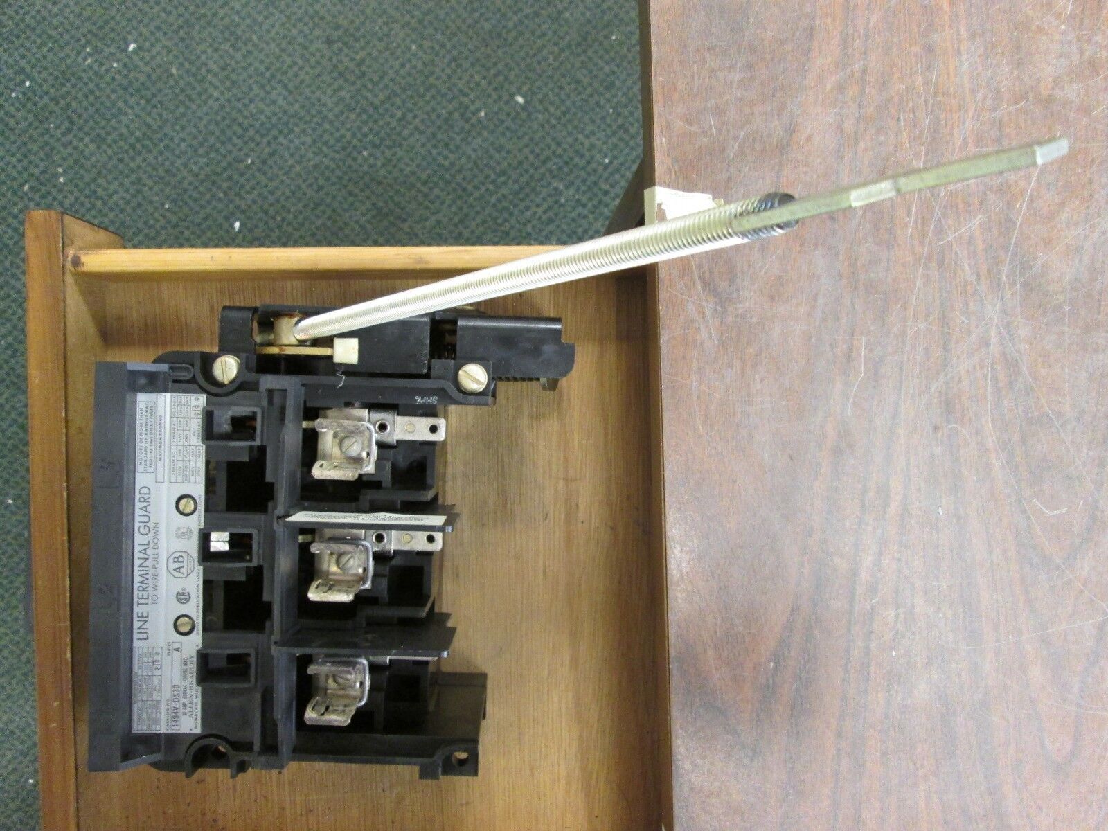 Allen-Bradley General Disconnect Switch Line Terminal Guard 1494V-DS30 30A 600V