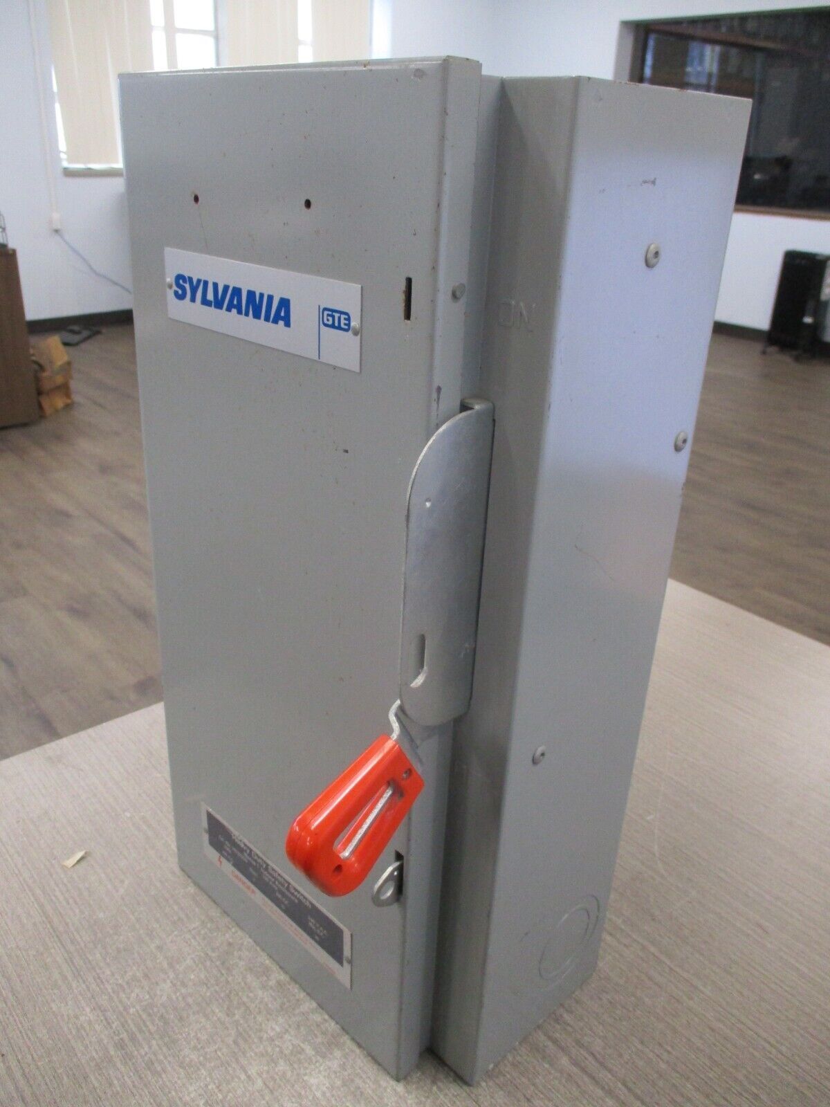 Sylvania Fusible Safety Switch/Disconnect HD323SN 100A 240V 3P Used