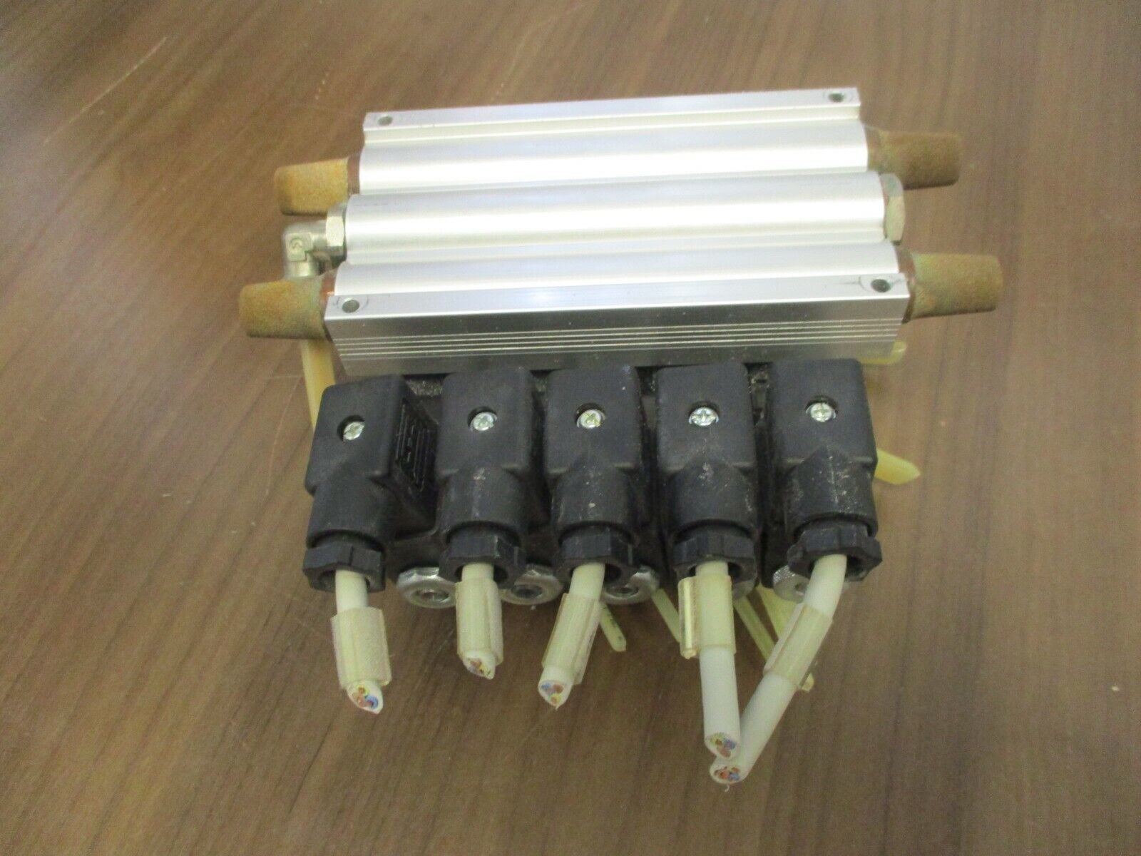 Camozzi Valve Manifold A7M 240V 50/60Hz 6.5VA w/ (5) Solenoid Valves Used