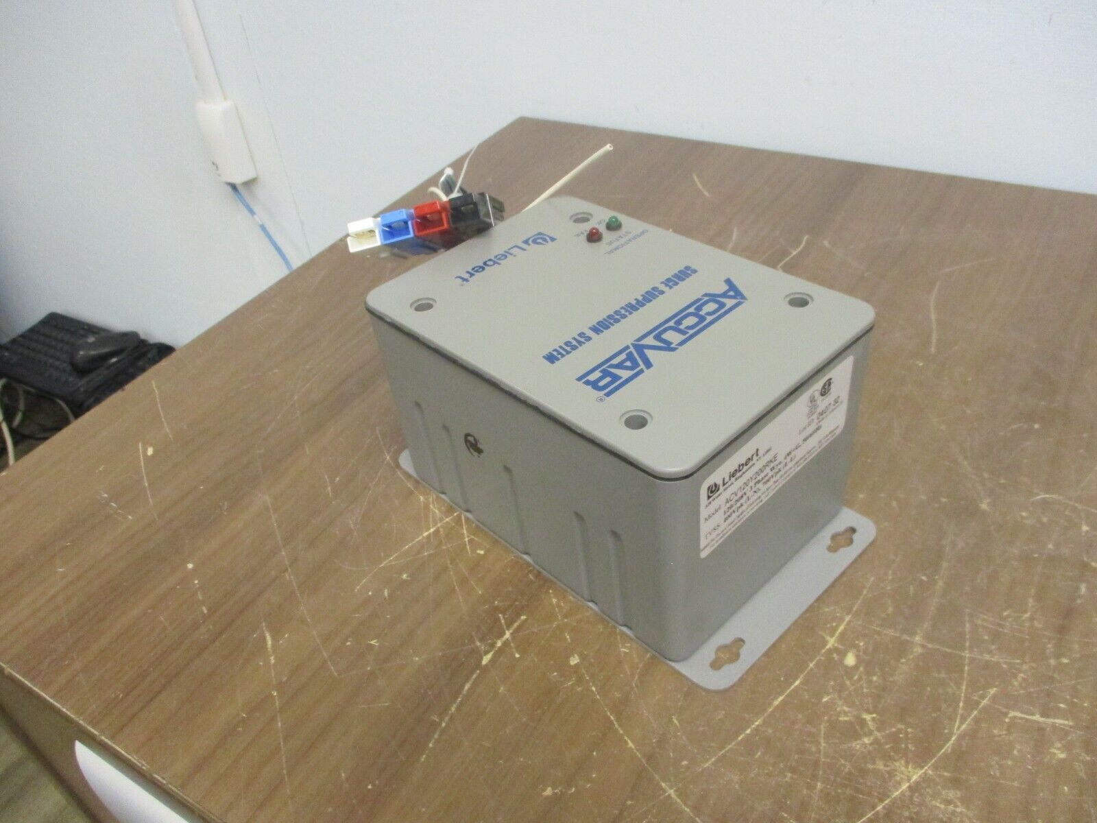 Liebert AccuVar Surge Suppression System ACV120Y200RKE 120/208V 3Ph 4W+G Used